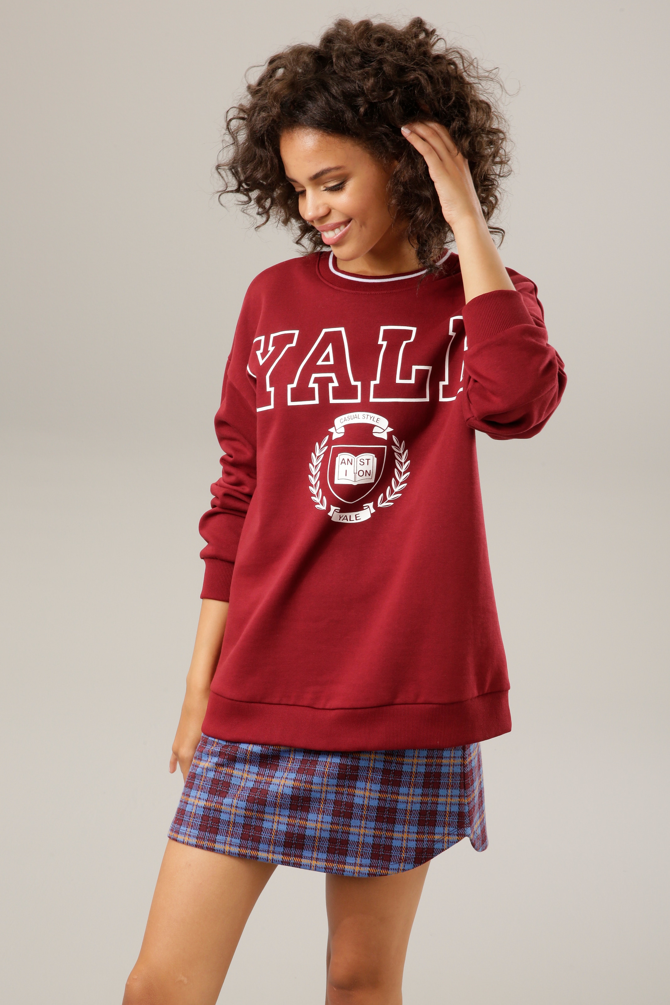 Sweatshirt, mit "YALE"-Schriftzug und Druck im Vorderteil