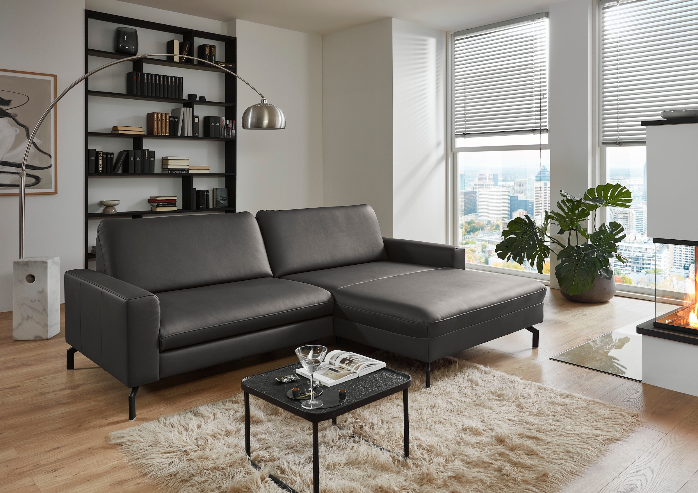 Die PlanBar Ecksofa »PN-EM20028 L-Form ohne Kopfstützen« wahlweise mit motorischem Canape