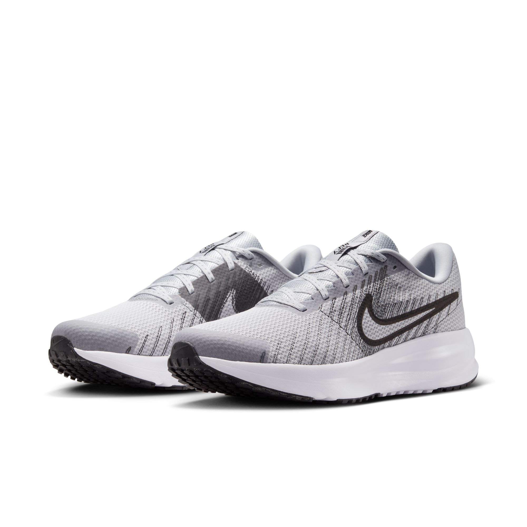 Nike Laufschuh "Nike Run Defy" sportlicher Stil, Gummilaufsohle, Schnürung günstig online kaufen