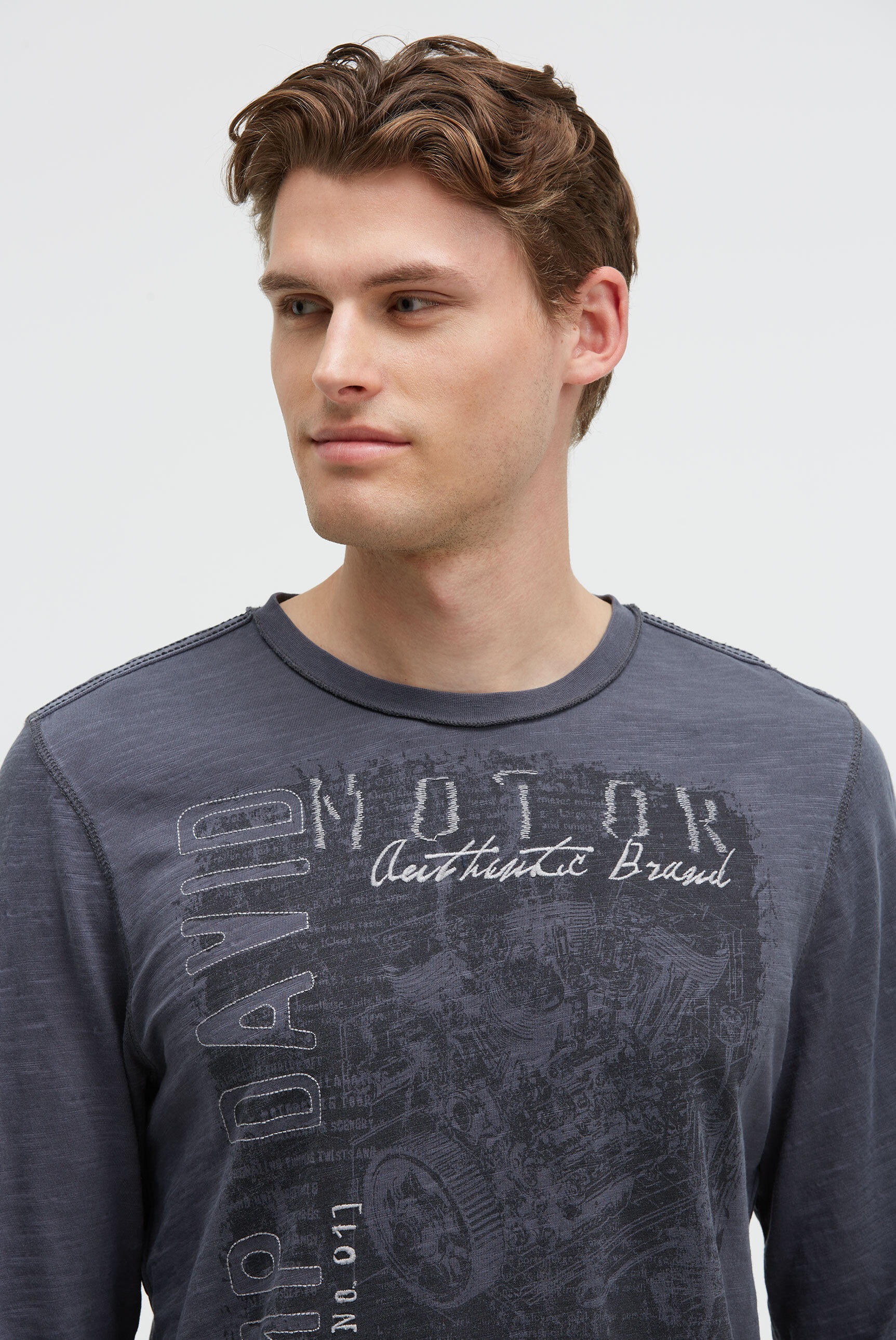 CAMP DAVID Rundhalsshirt mit offenen Kanten