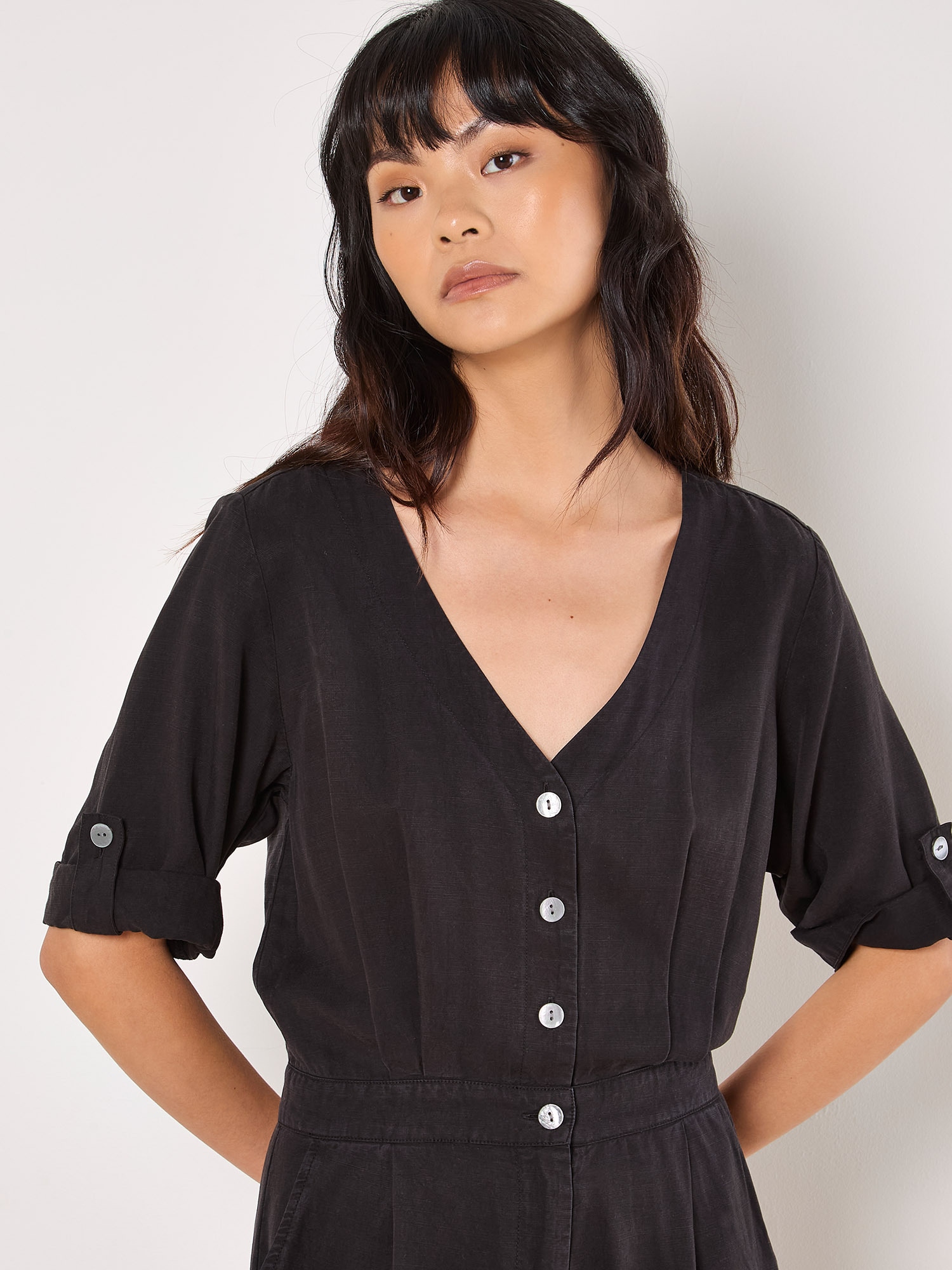 Apricot Jumpsuit »Jumpsuit mit Knopfleiste« mit Krempelarmen
