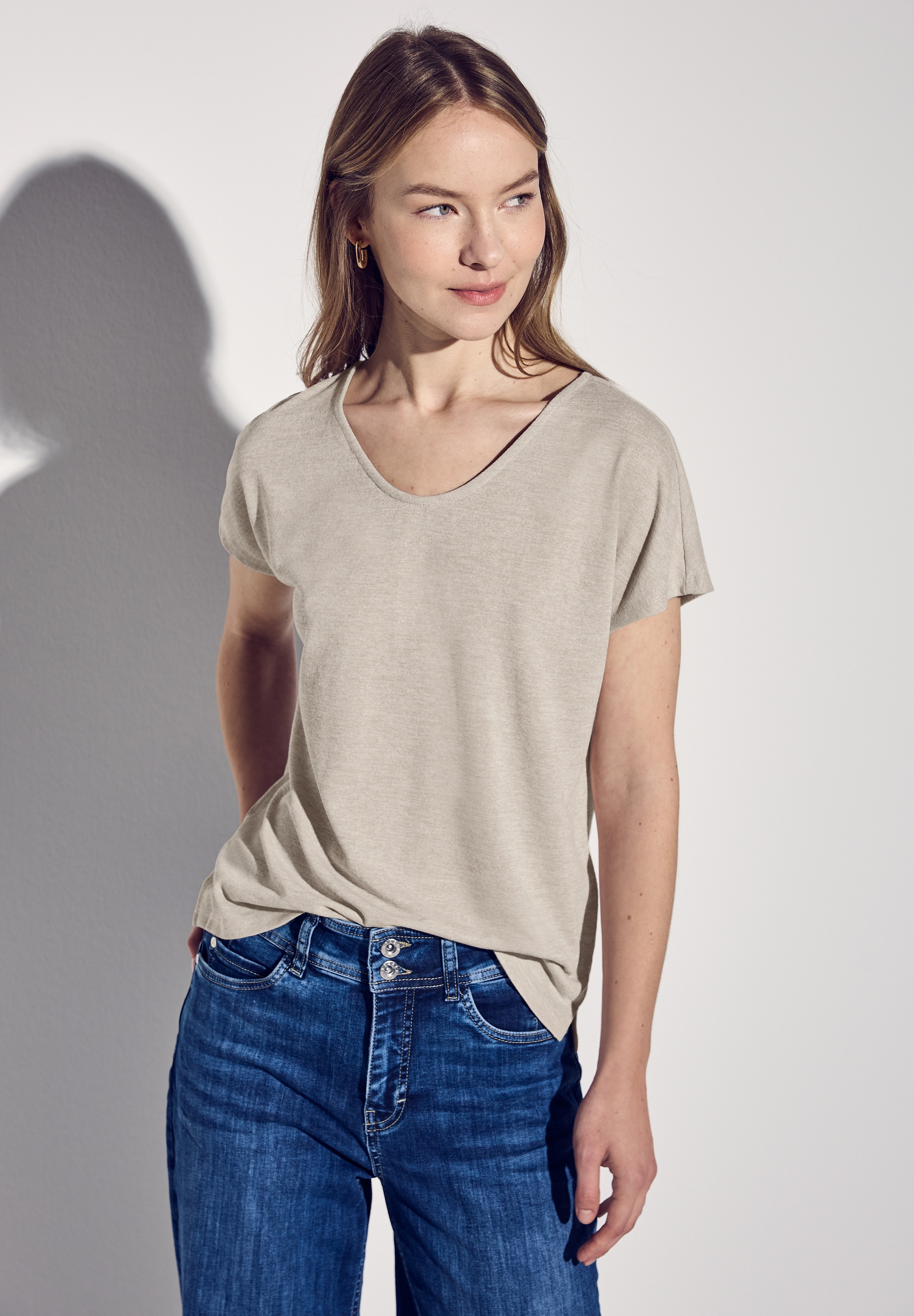 STREET ONE T-Shirt, mit abgerundetem V-Ausschnitt günstig online kaufen