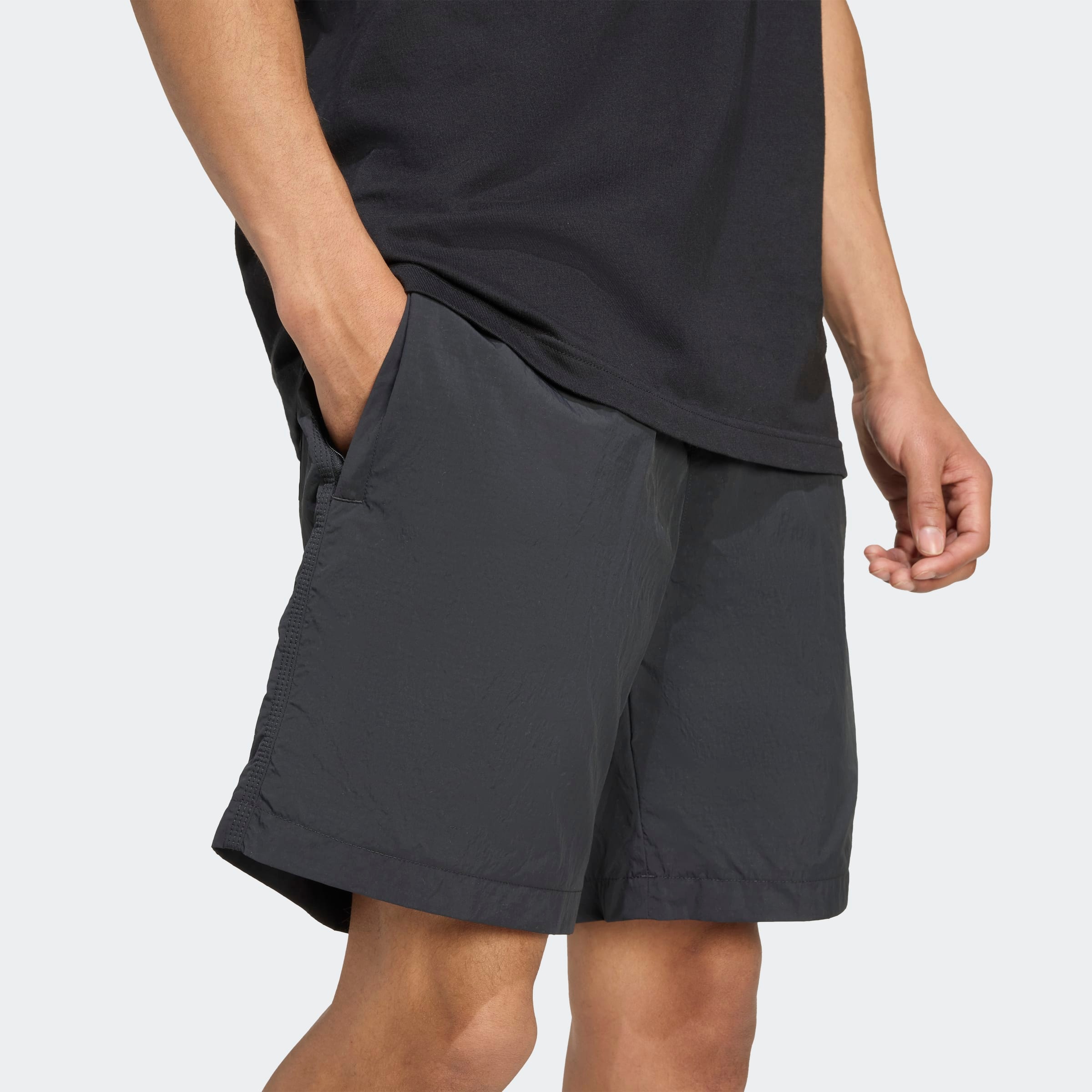adidas Originals Shorts »ESS WVN«  für sportliche Aktivitäten, mit Kordelverschluss, normale Weite