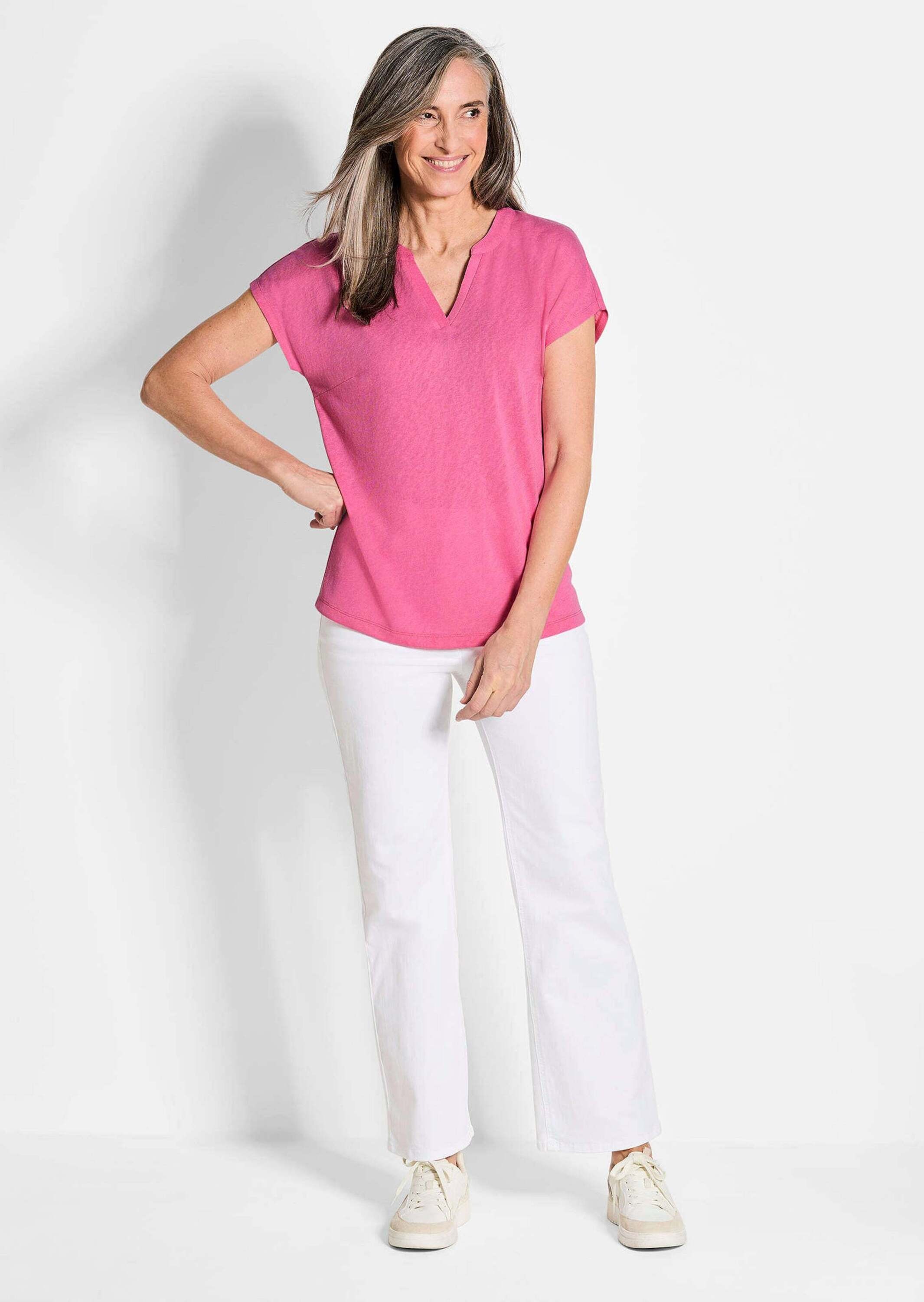 GOLDNER Kurzarmshirt "Kurzgröße Luftiges Basicshirt mit V-Ausschnitt" Sonst günstig online kaufen