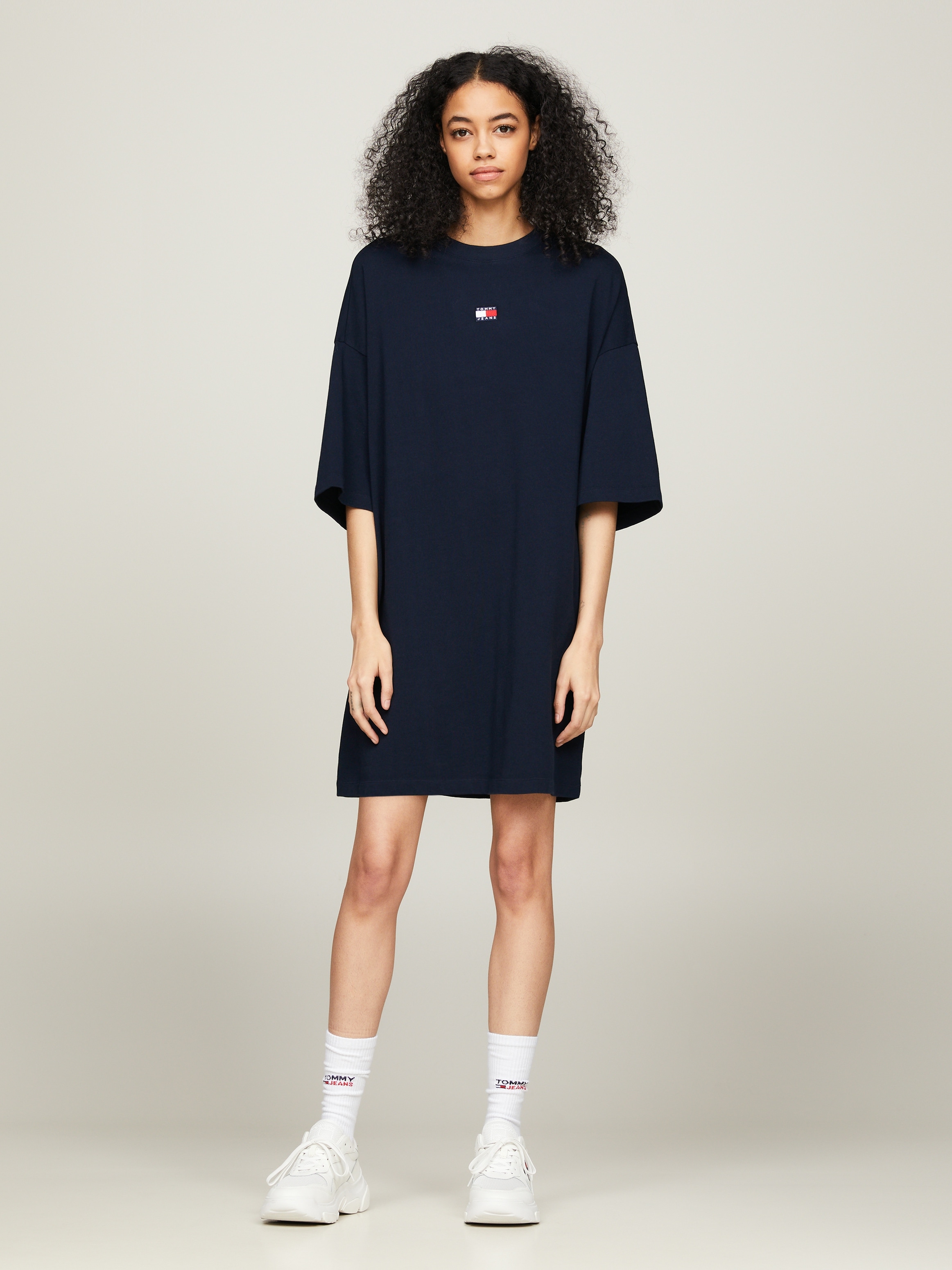 Tommy Jeans Shirtkleid "TJW BADGE TEE DRESS", mit Tommy Jeans Flagge