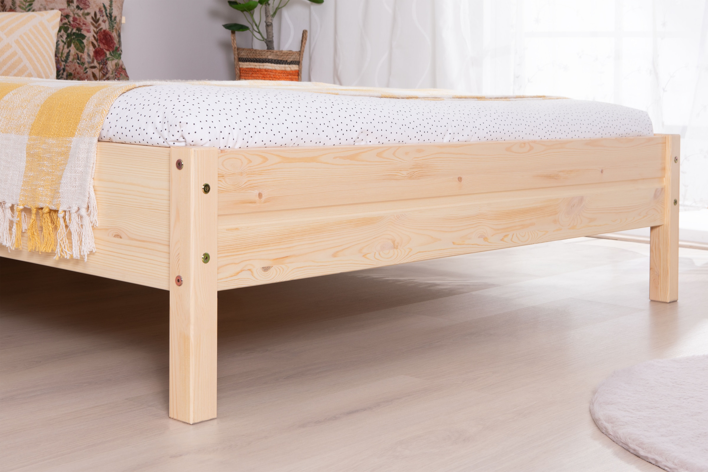 Ticaa Futonbett »Merci«, Einzelbett, aus Kiefer Massivholz, inkl. Rollrost