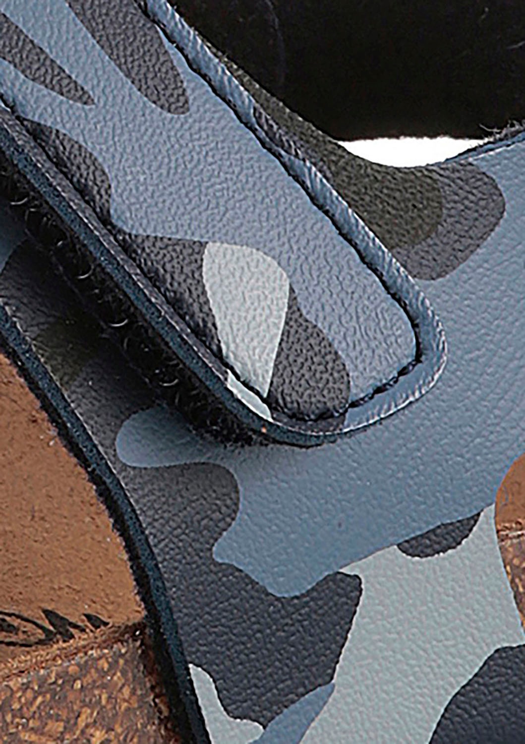 KIDSWORLD Riemchensandale, Sommerschuh, Strandschuh, Urlaubschuh mit Camouflage-Muster