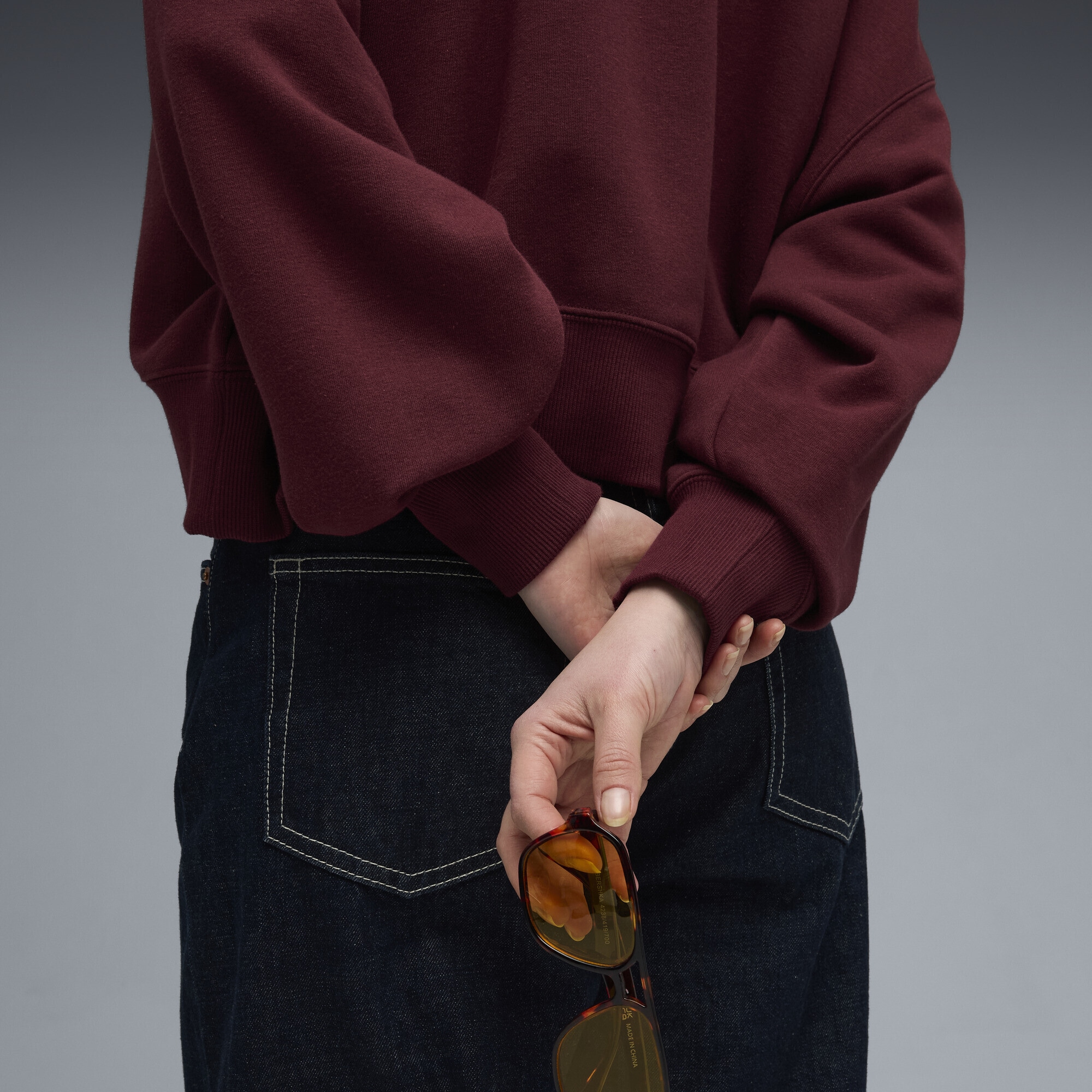 PUMA Sweatshirt »Wardrobe Essentials Sports Legacy Oversized Graphic Crew«