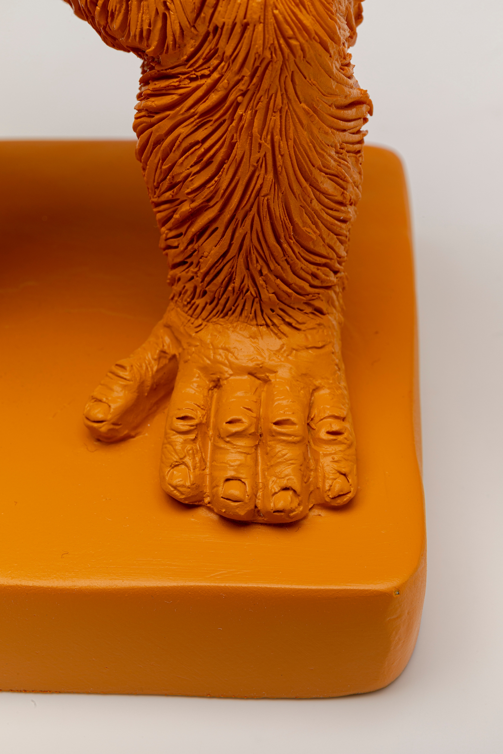 Kare Design Buchstütze »Gorilla Orange« aus Polyresin