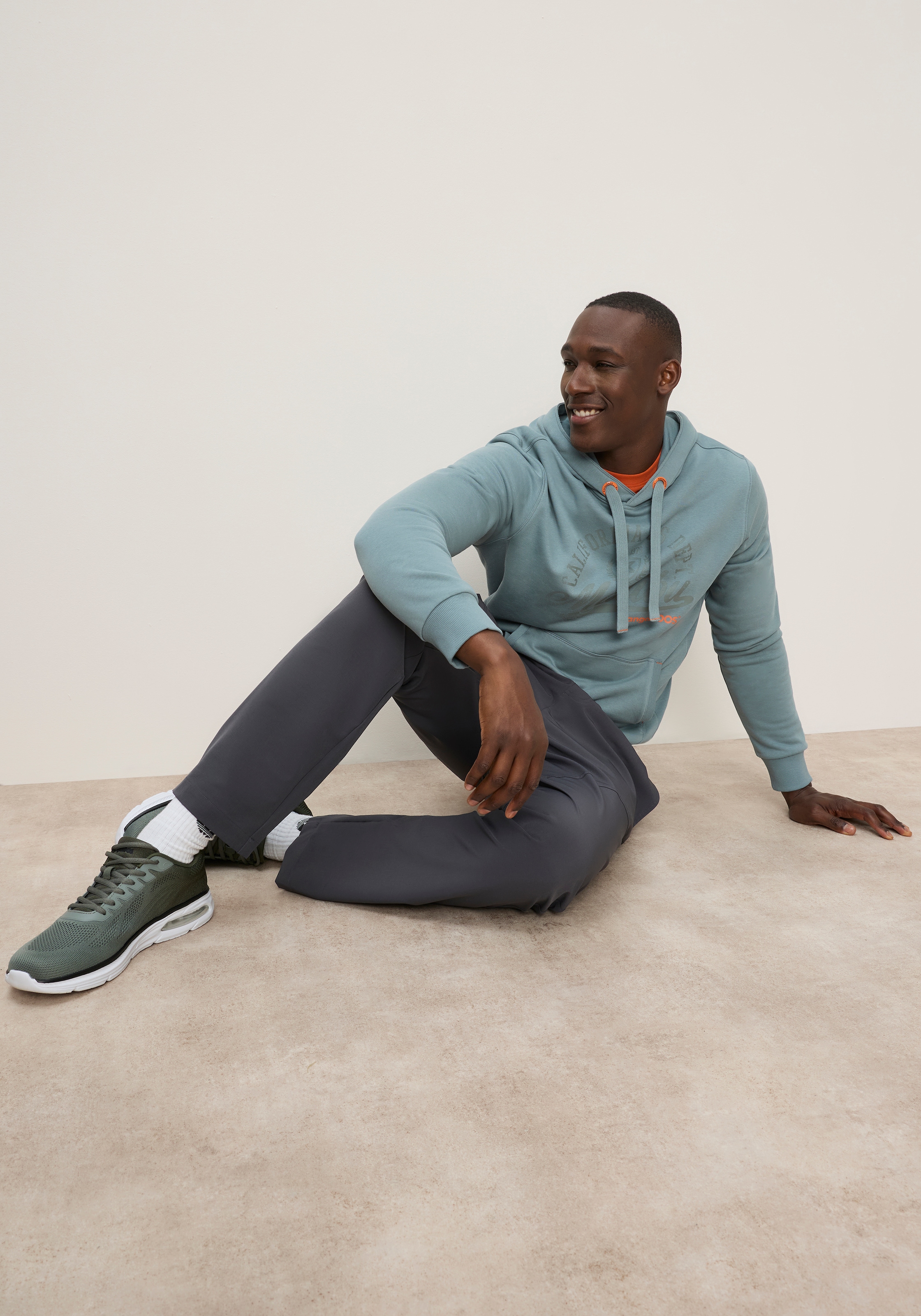 KangaROOS Kapuzensweatshirt , mit Kapuze und Kordelzug, Langarm, auch in großen Größen
