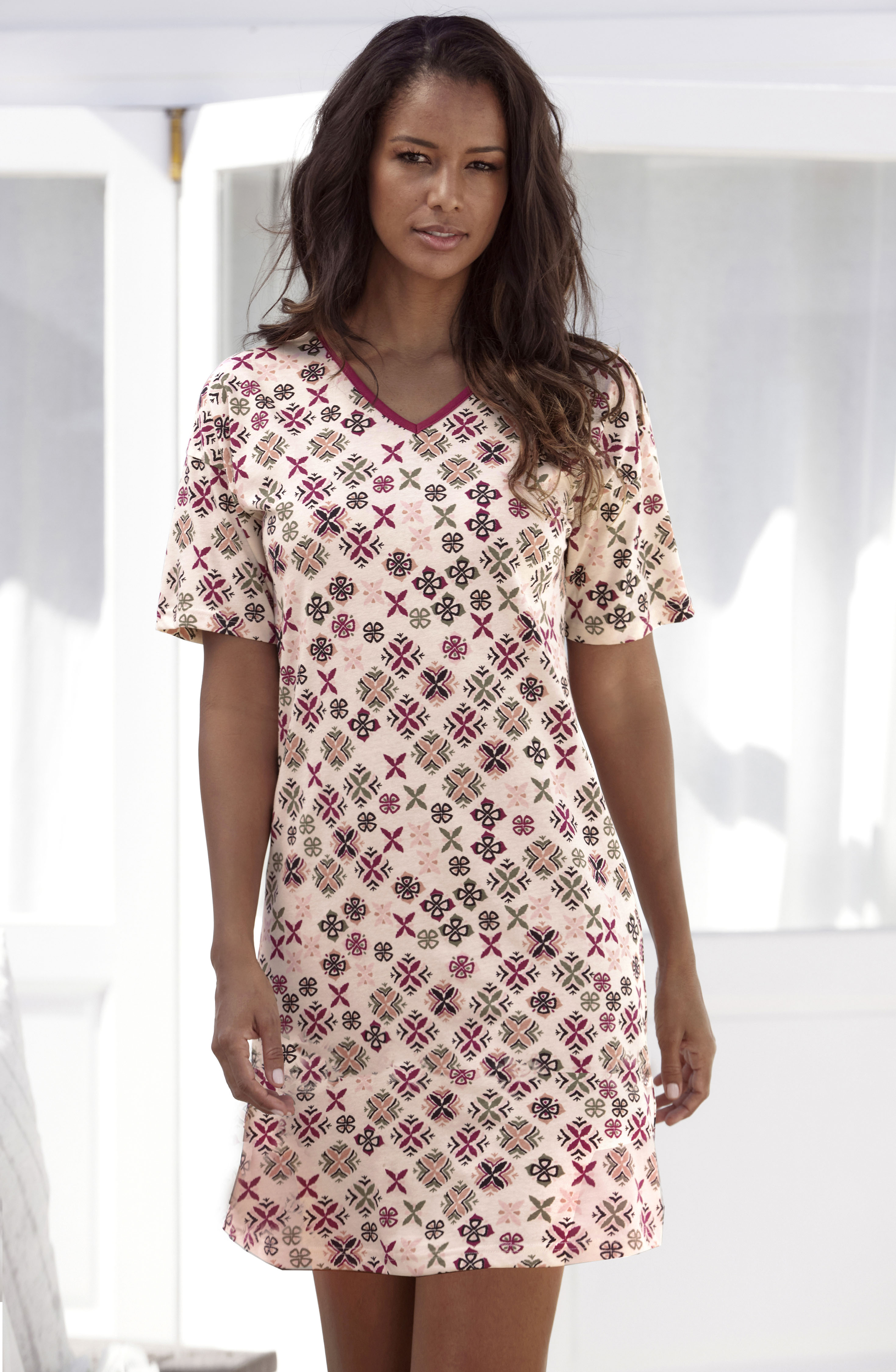 Vivance Dreams by Lascana Nachthemd mit grafisch-floralem Alloverdruck