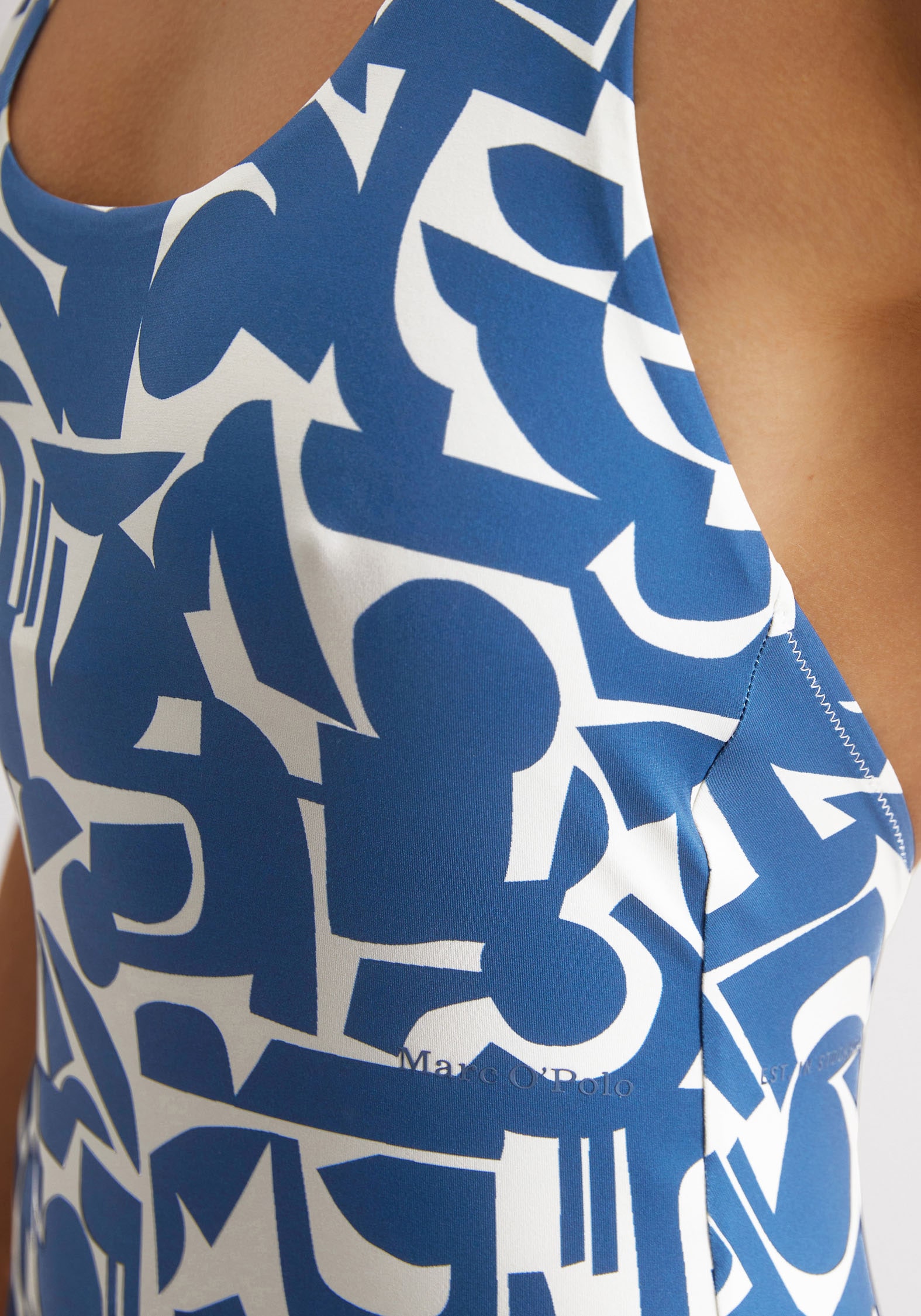Marc O'Polo Badeanzug »Geo Print«, mit modernem Halterneck-Stil