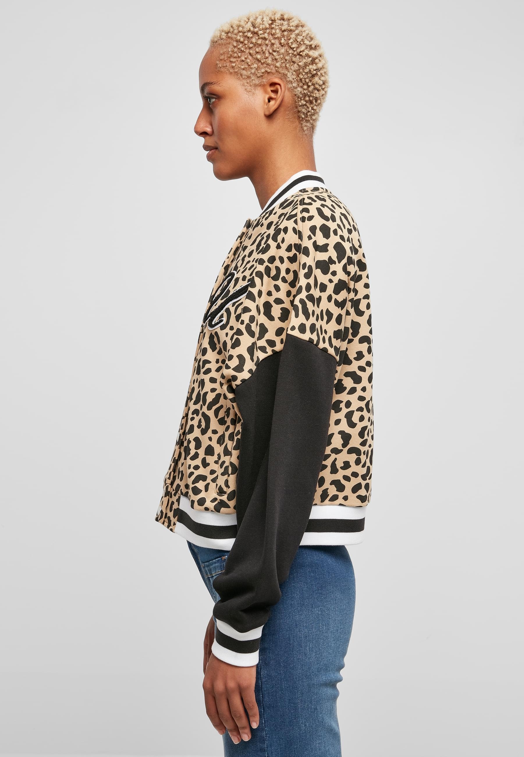 URBAN CLASSICS Sweatjacke »Urban Classics Damen Ladies AOP Oversized College Sweat Jacket«