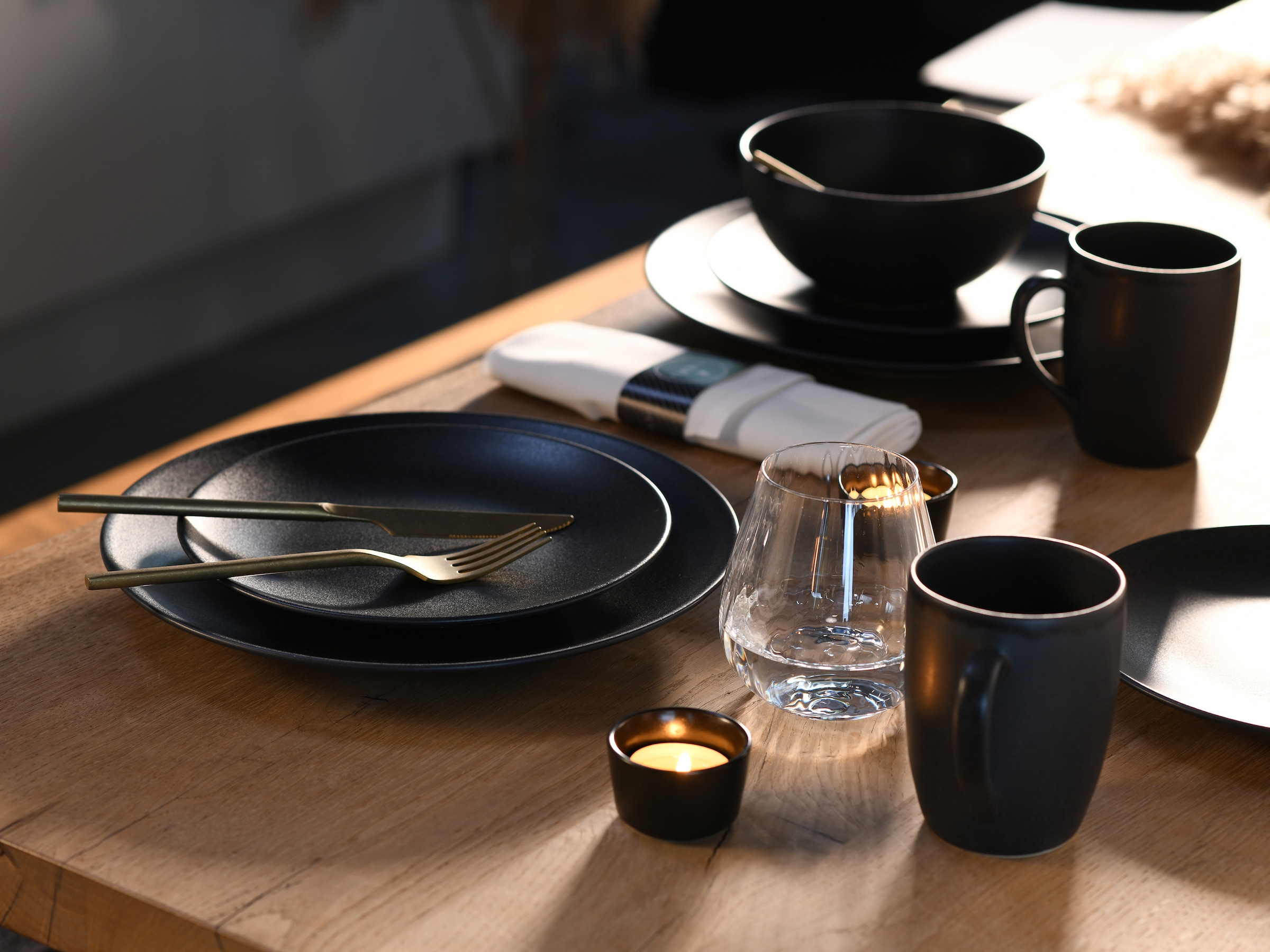 CreaTable Kombiservice »Geschirr-Set Soft Touch Black«, (Set, 16 tlg., Kaffeeservice und Tafelservice im Set, für 4 Personen), Service, schwarz, seidenmatte Glasur, 16 Teile, für 4 Personen