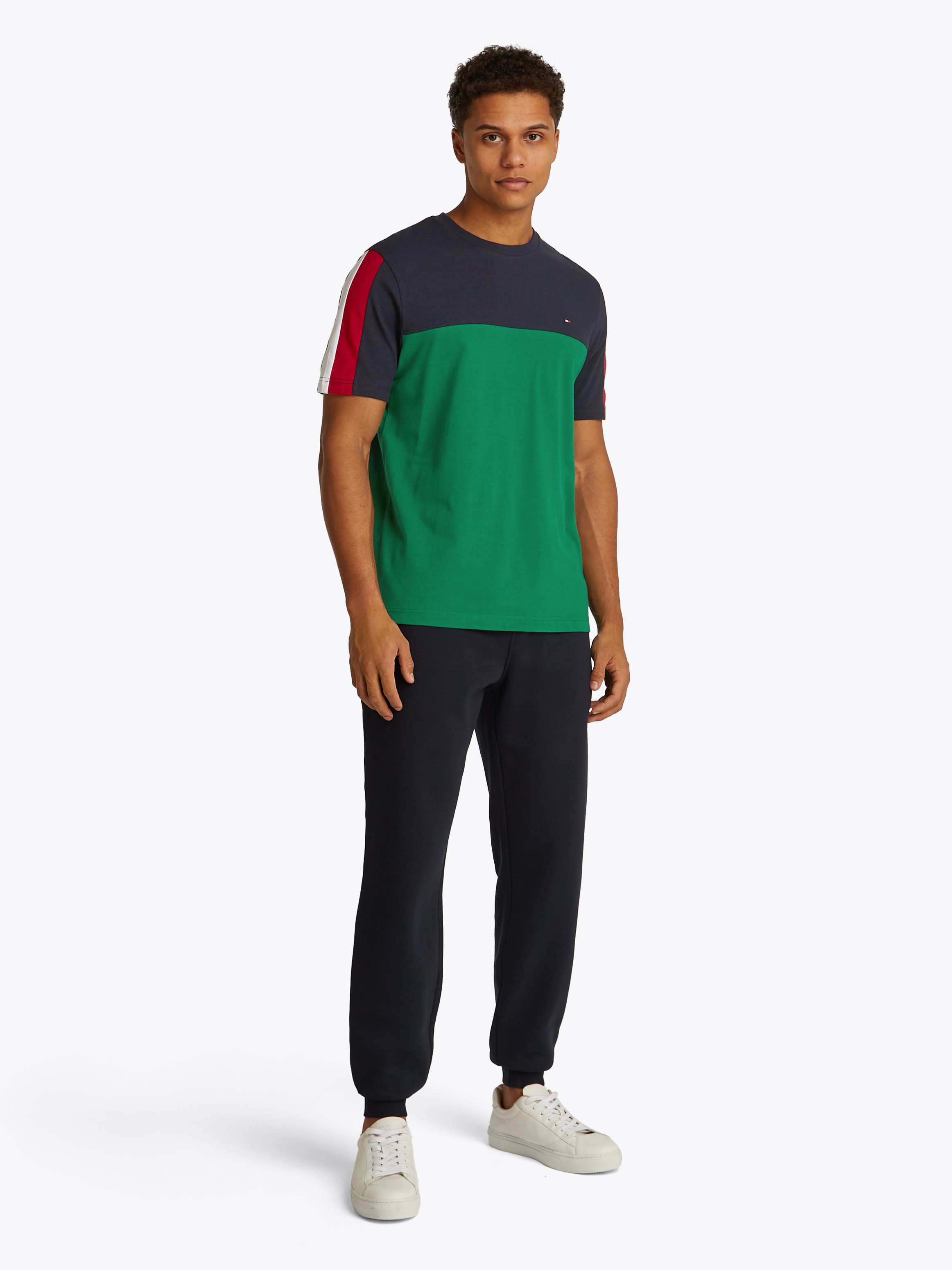 Tommy Hilfiger T-Shirt »GLOBAL STRIPE COLOURBLOCK TEE«, im modischen Colorblocking