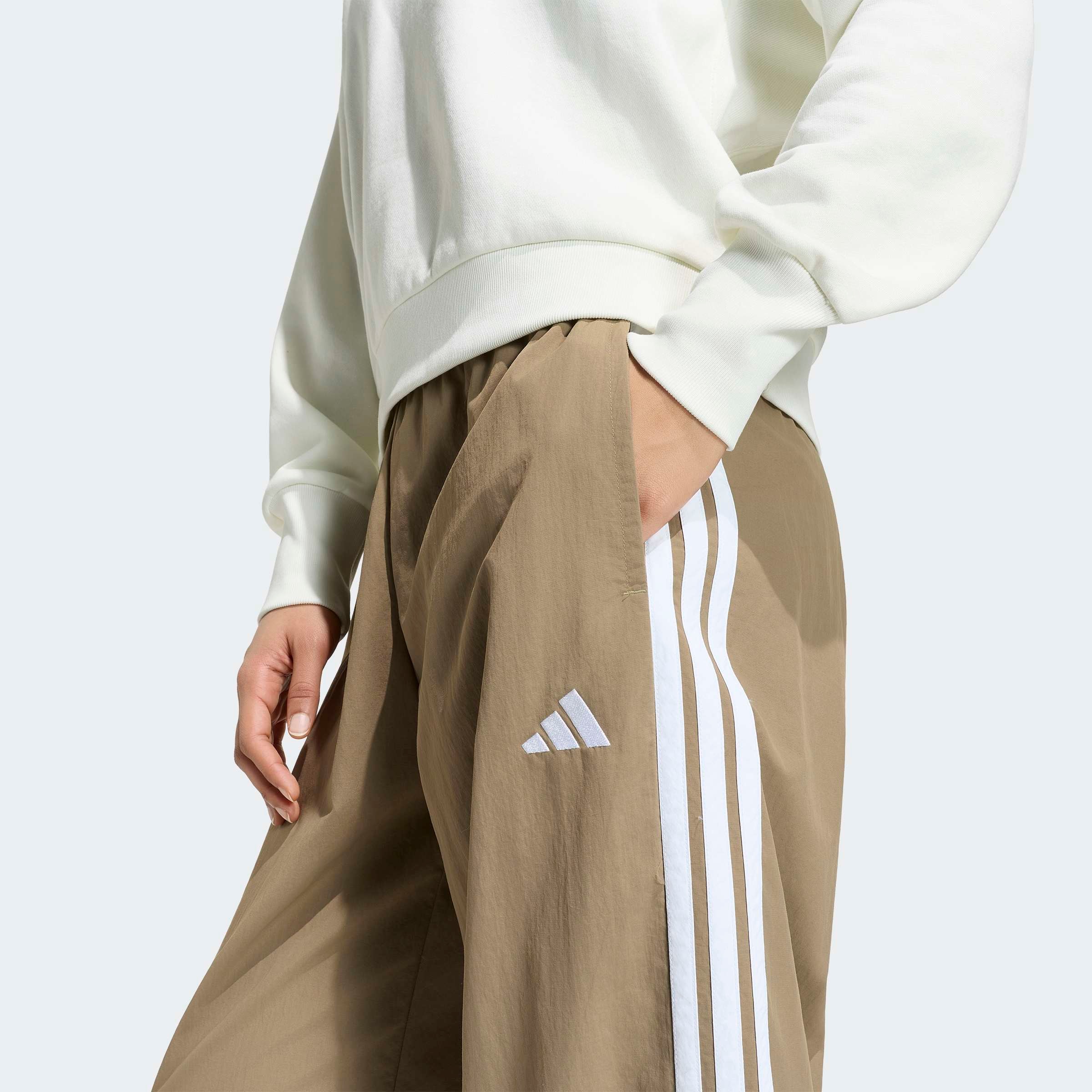 adidas Sportswear Sporthose »ICONIC, GEWEBT, WEITES BEIN«