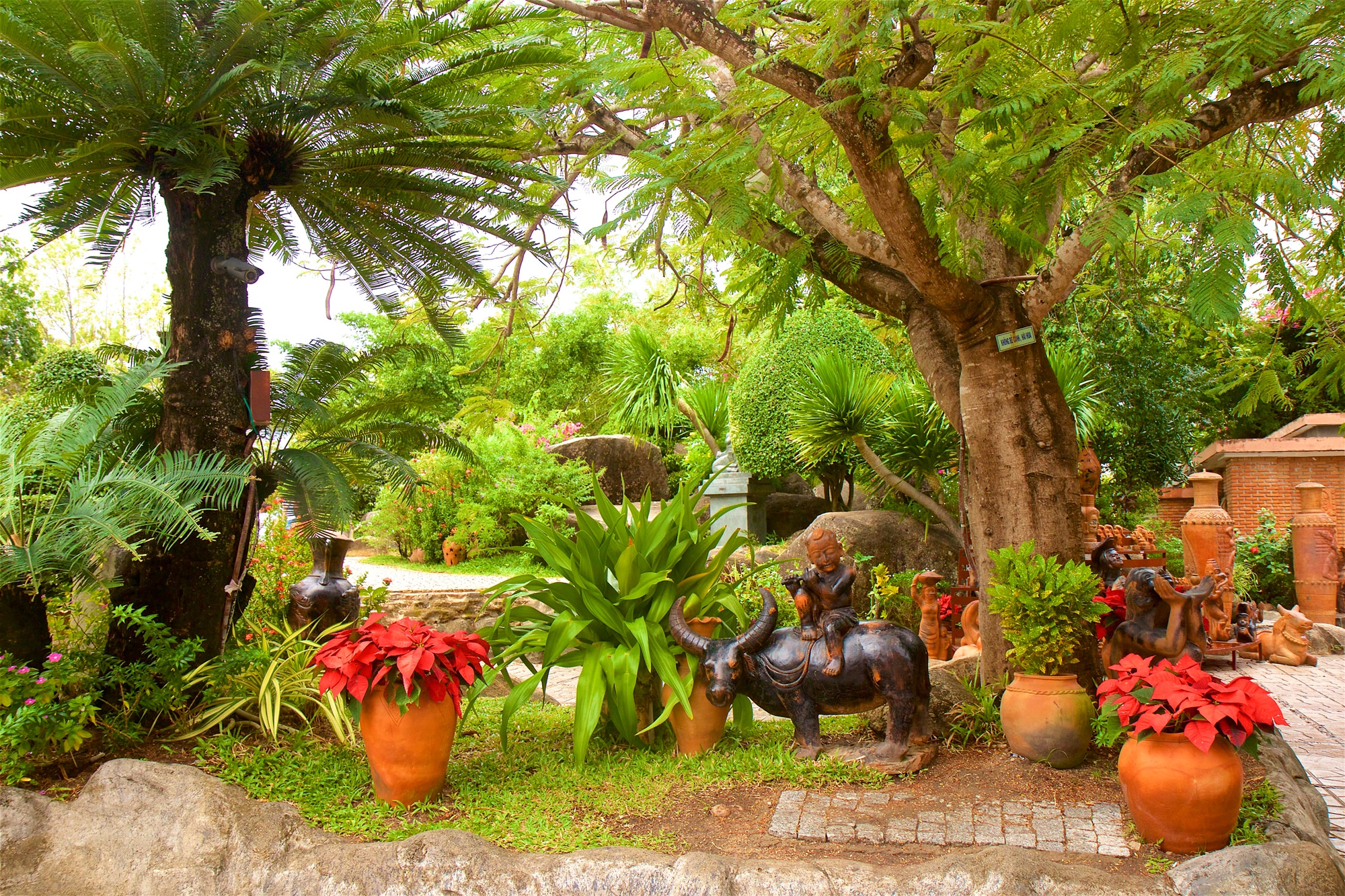 Papermoon "GARTEN-KERAMIK STATUEN VIETNAM PARK CHAMTÜRME BLUMEN"