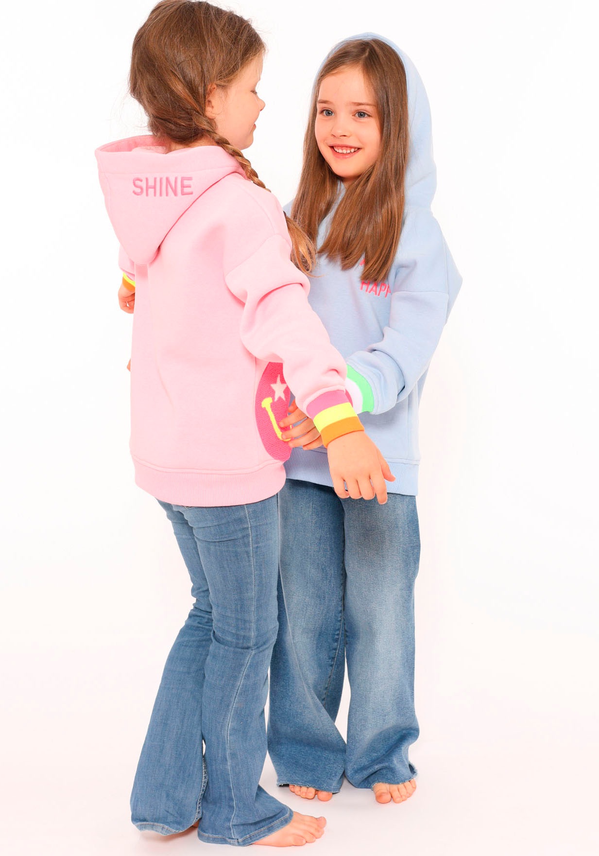 Zwillingsherz Hoodie »"Always Happy" Kids«, mit großem Smiley und neonfarbenen Details