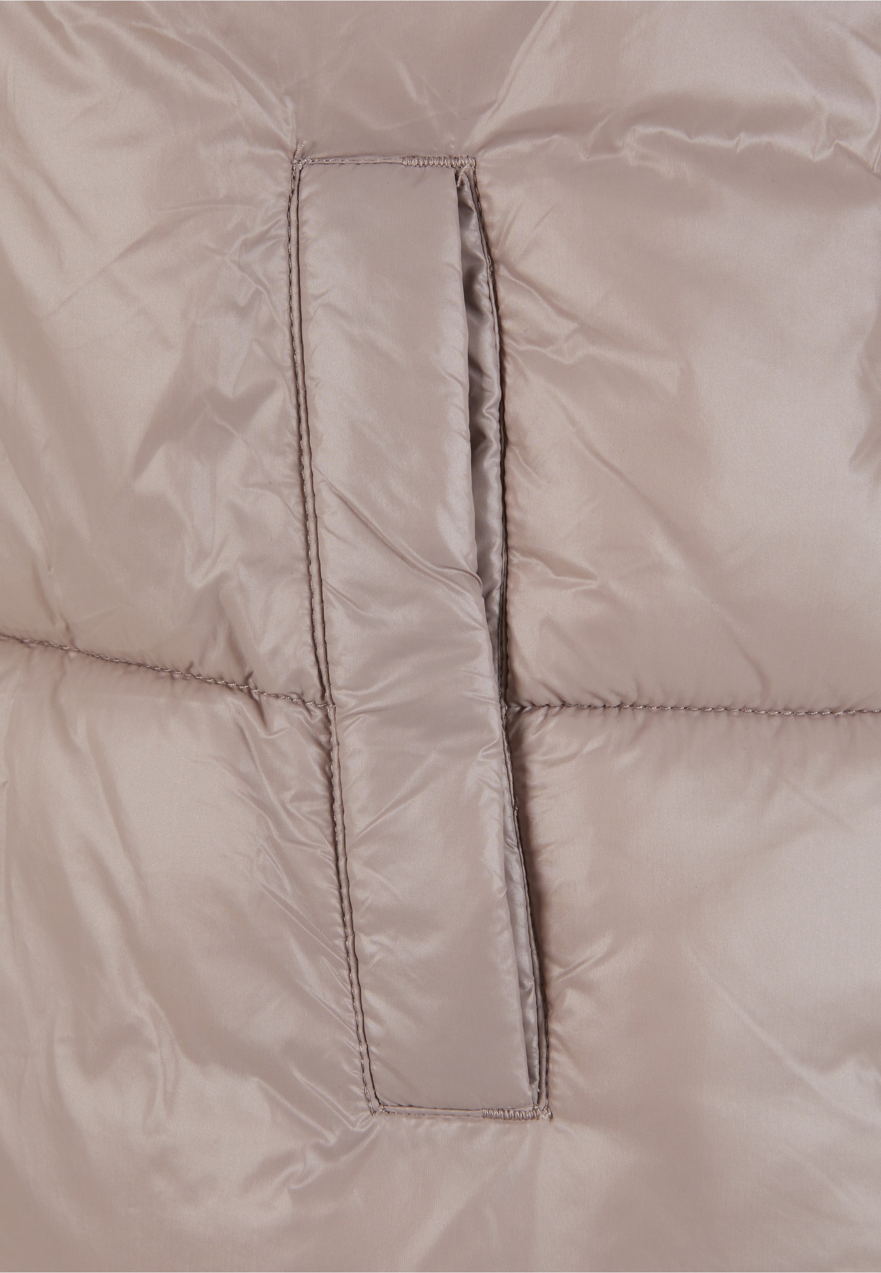 URBAN CLASSICS Winterjacke »Urban Classics Ladies Recycled Short Shiny Puffer Jacket« 1 Stk. tlg. ohne Kapuze