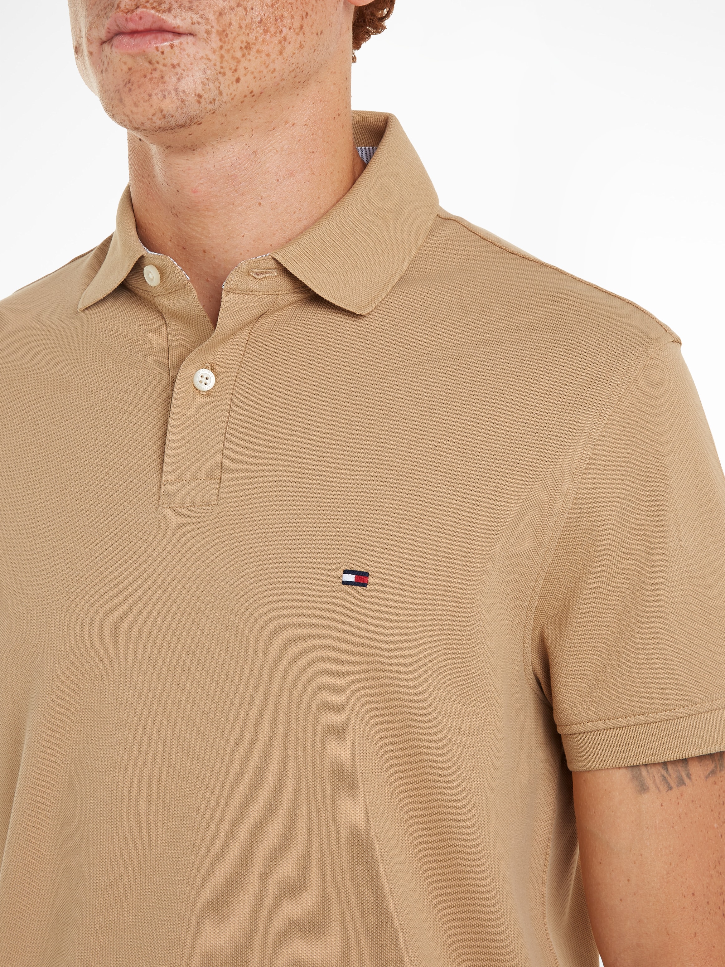 Tommy Hilfiger Poloshirt POLO«, für Kontraststreifen Tommy innen REGULAR | Hilfiger am BAUR »1985 Kragen ▷ mit