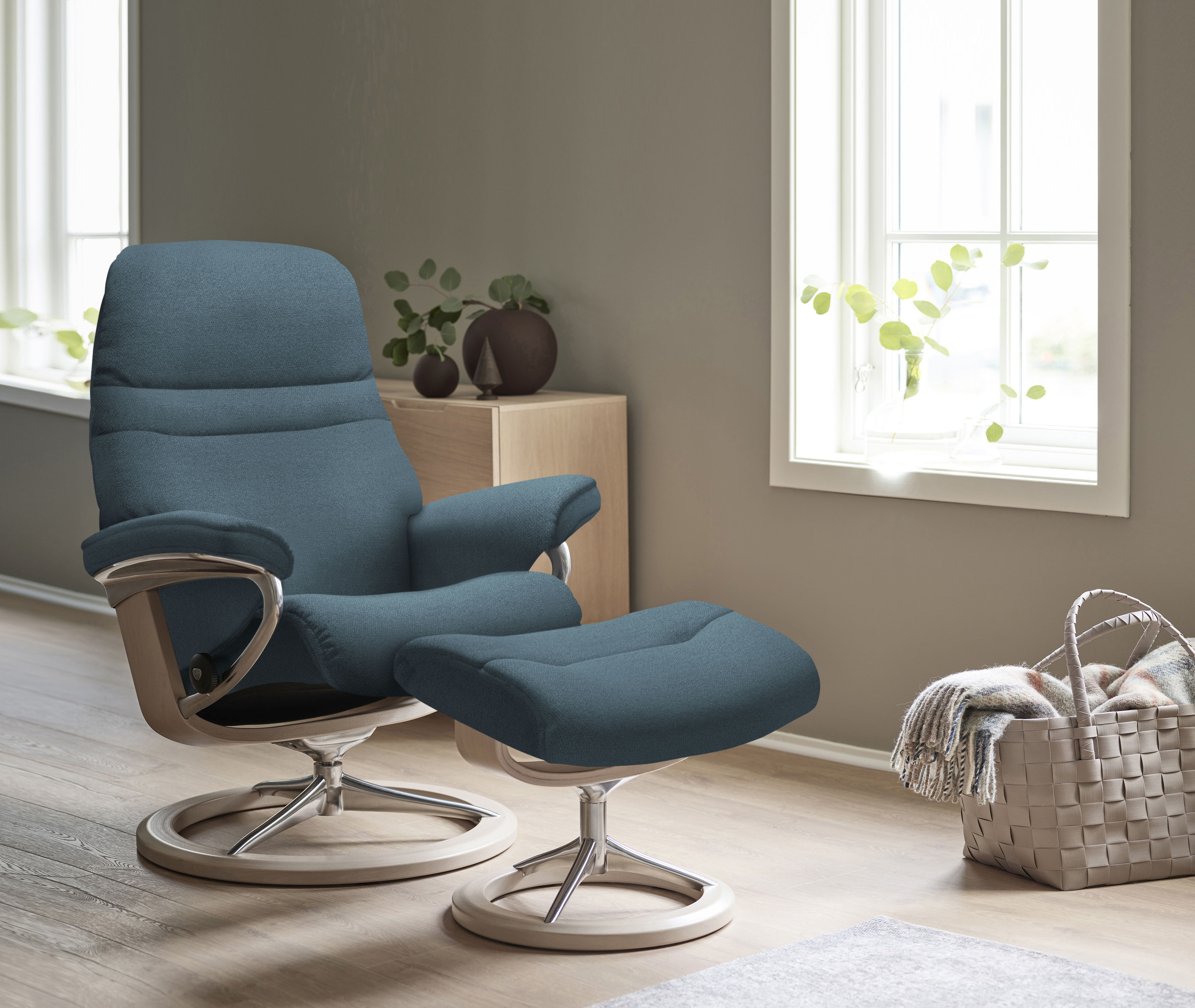 Stressless Relaxsessel Sunrise, (Set, Relaxsessel mit Hocker), mit Signature Base, Größe S, Gestell Whitewash