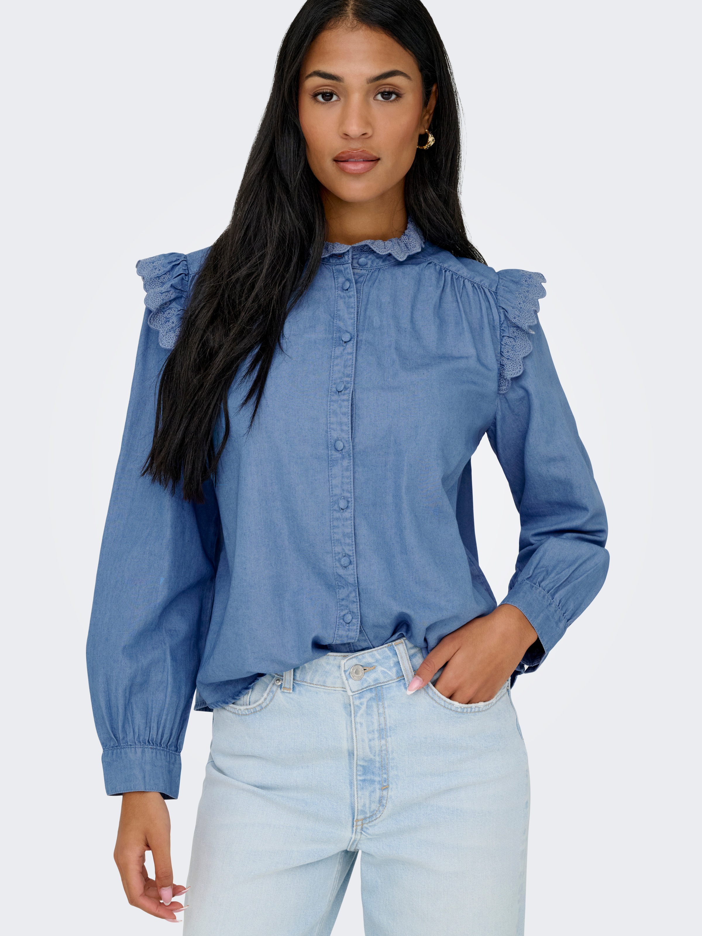 ONLY Jeansbluse "ONLPIPER L/S EMB FRILL DNM SHIRT QYT" mit Rüschen günstig online kaufen