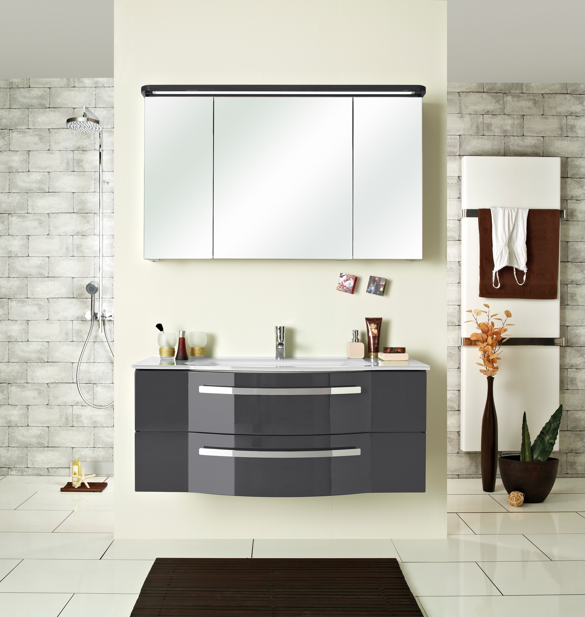 Saphir Spiegelschrank »Serie 4005 Badezimmer-Spiegelschrank inkl. LED-Kranzbeleuchtung«, Badschrank 120 cm breit, 3 Türen, 6 Glas-Einlegeböden, inkl Türdämpfer
