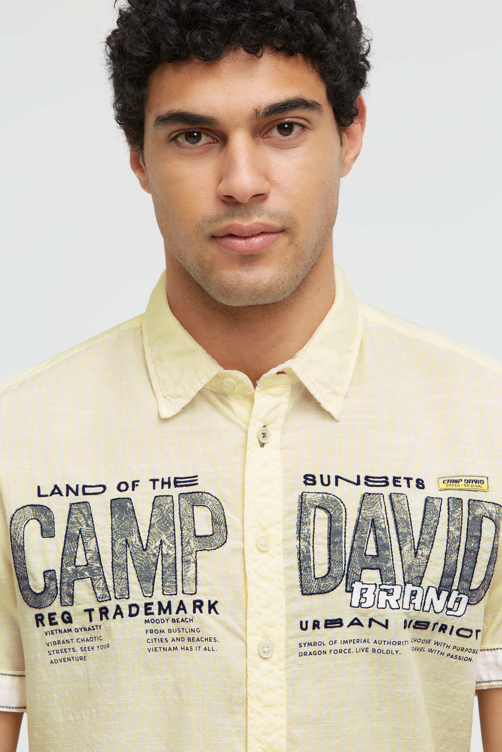 CAMP DAVID Kurzarmhemd mit Kentkragen