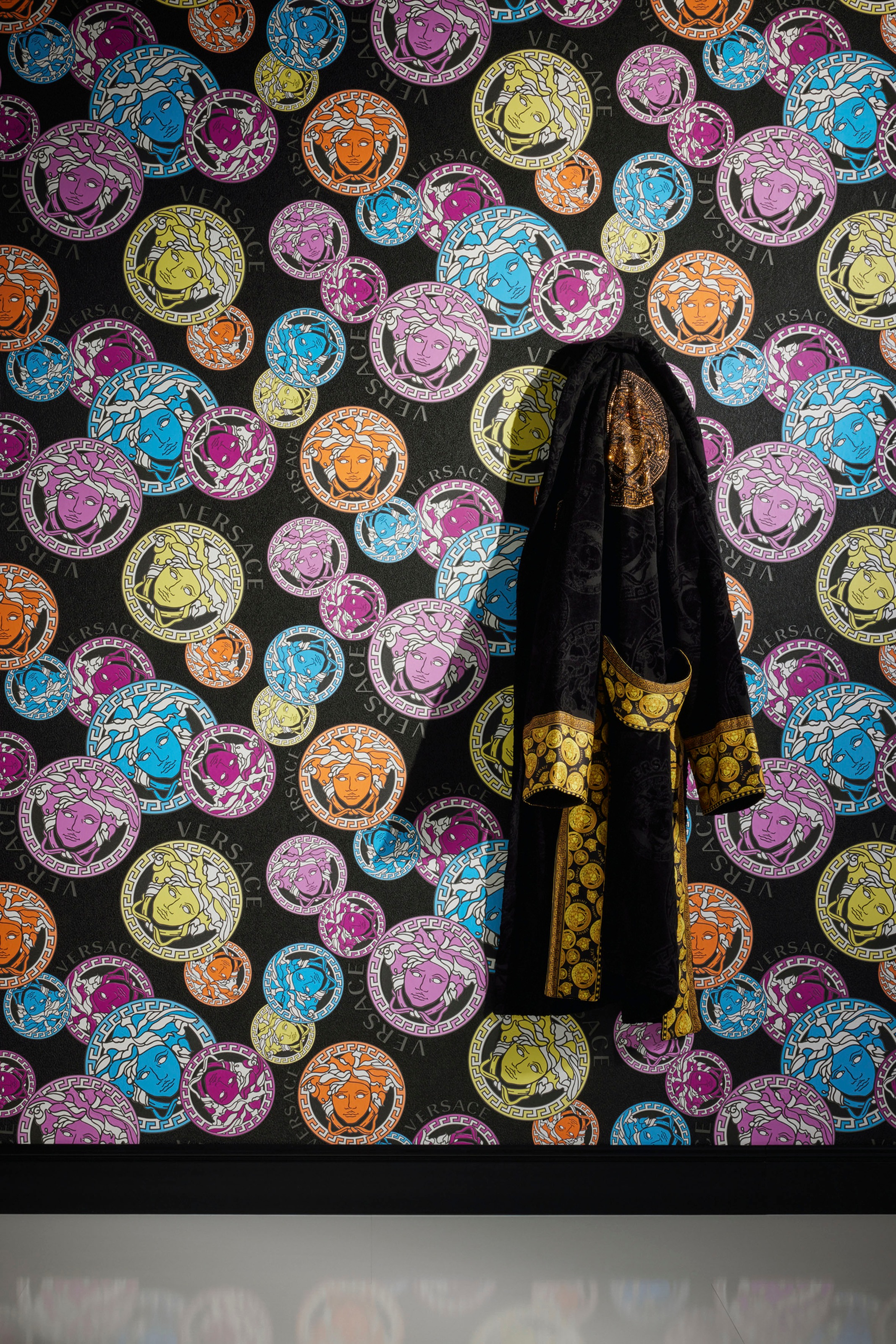Versace Wallpaper Medusa Amplified 38610-4