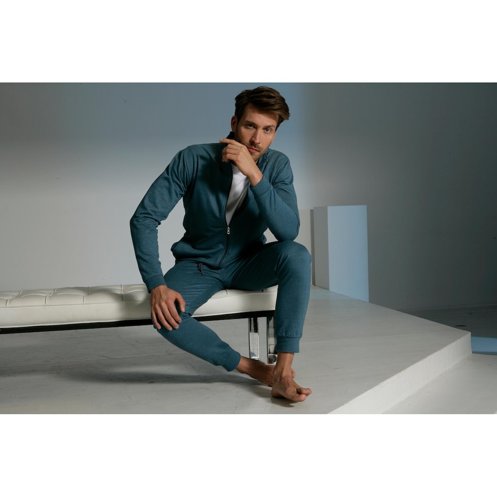 Bench. Loungewear Sweatjacke, mit Stehkragen aus leichter und bequemer Sweatware