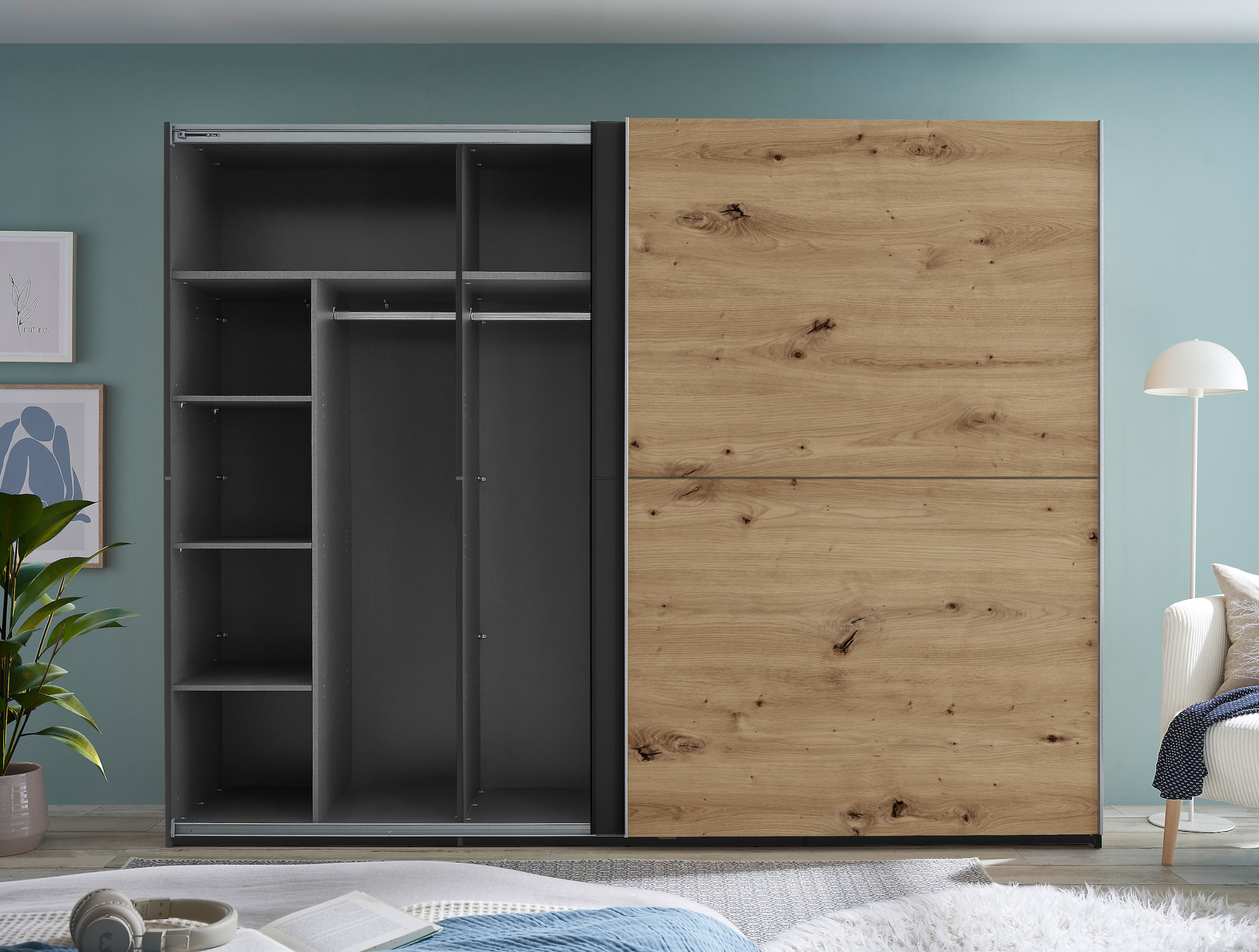 Schlafkontor Schwebetürenschrank »Mesio, 2-türiger Kleiderschrank, Schiebetürenschrank mit viel Stauraum«, inklusive Hoteleinteilungen außen und Einlegeböden oben