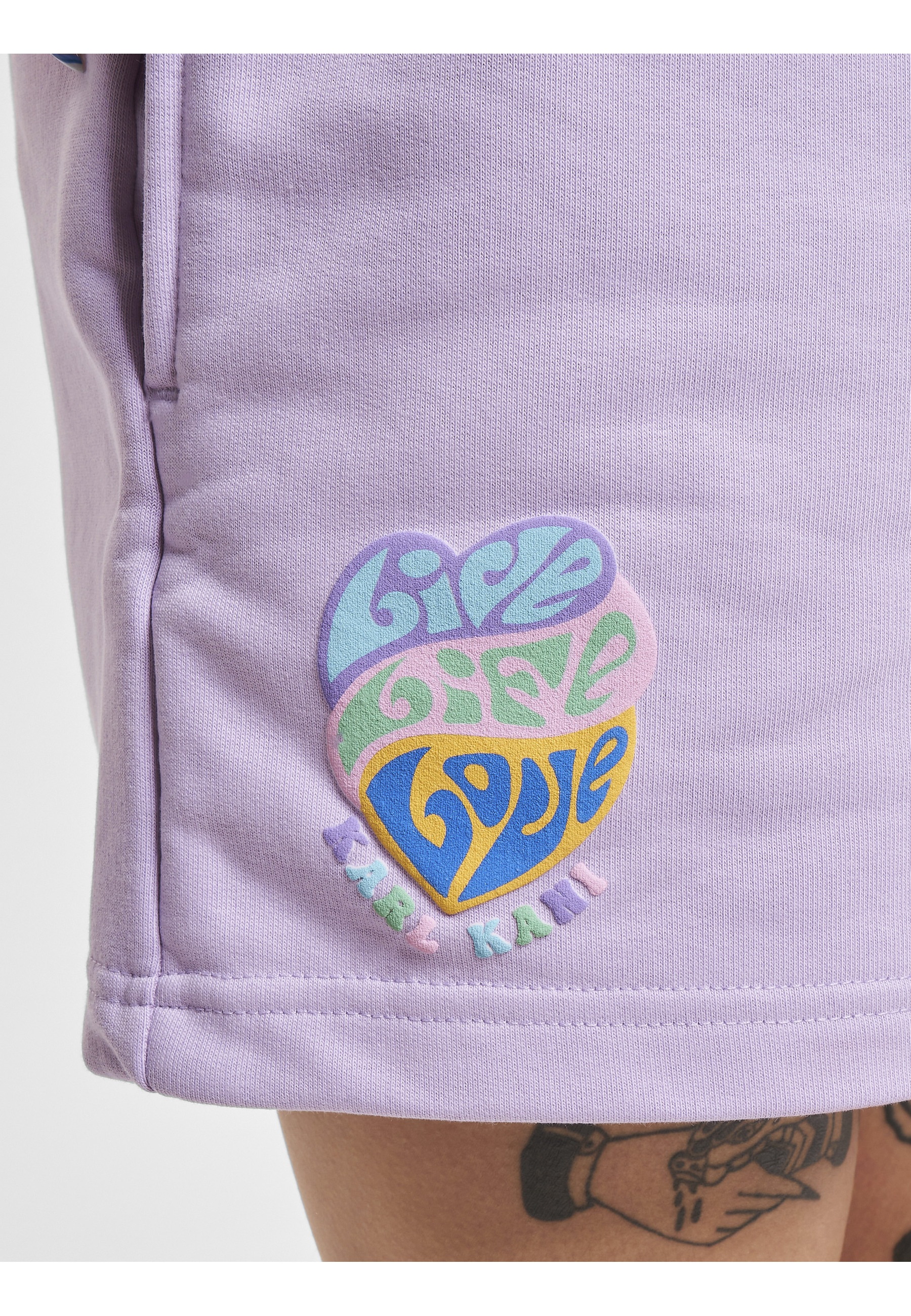 Karl Kani Sweatshorts »Karl Kani Damen KW232-030-1 KK Small Signature Shorts«