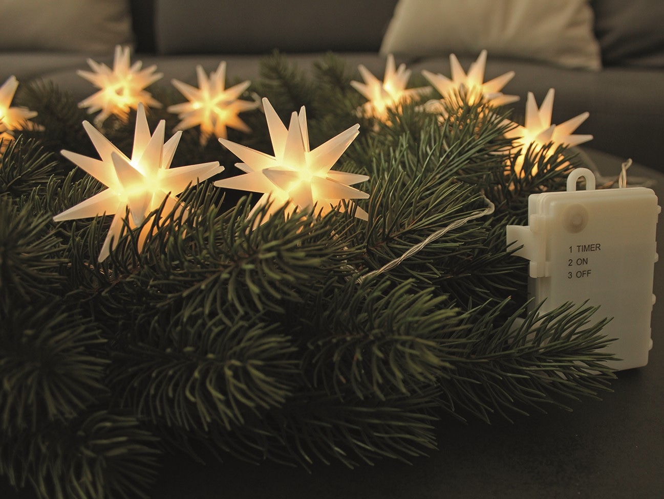 OTTO home LED-Lichterkette »Lorrin, mit 15 weißen Sternen (Ø 6,5 cm)« 15 Stk.-flammig mit praktischem 6/18h Timer
