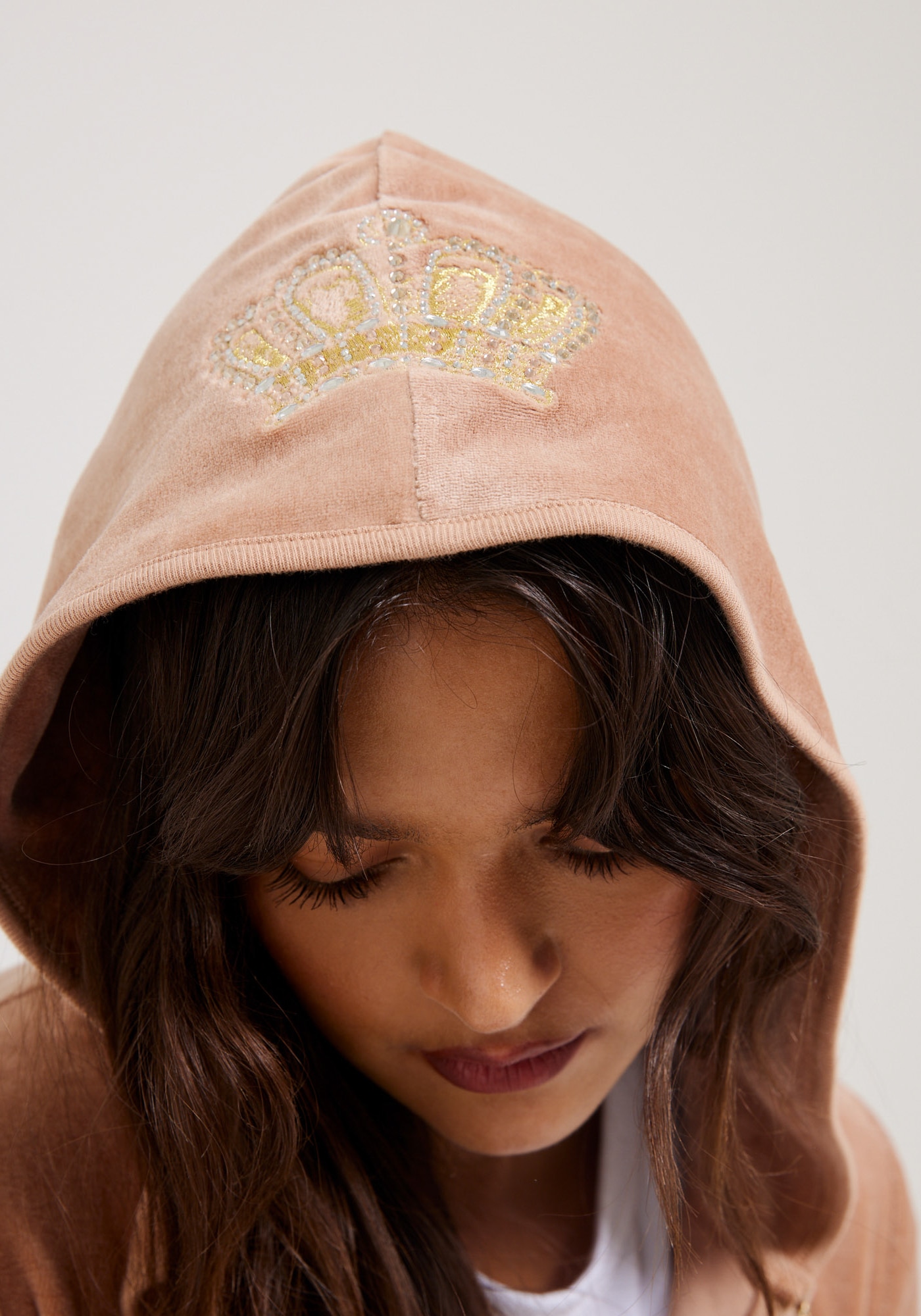 Juicy Couture Kapuzennickijacke »HERITAGE CROWN ROBYN HOODIE Damen«, mit Kapuze, Trainingsjacke Damen, Sweatjacke mit Kapuze, Velour, mit Glitzer, Sale