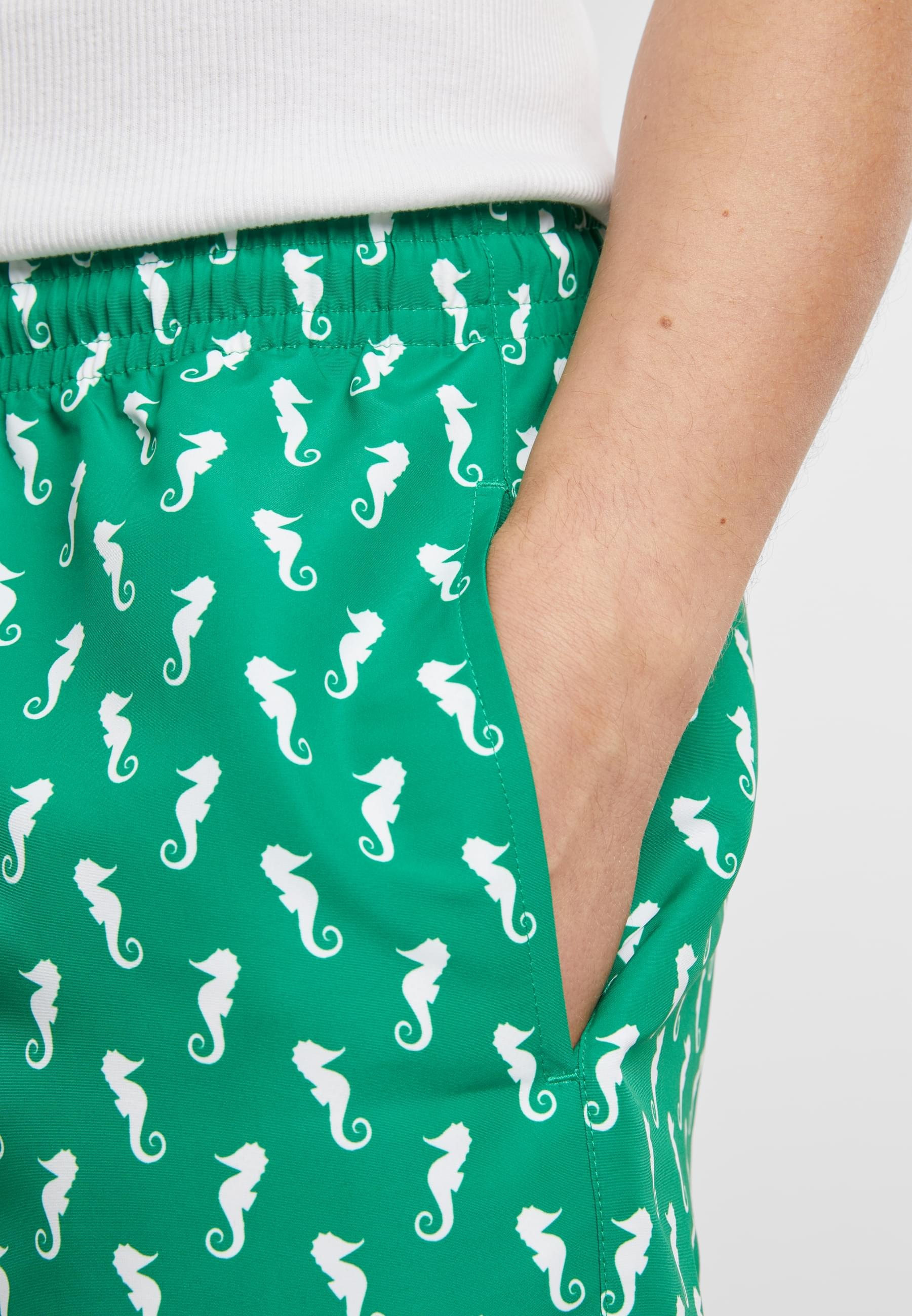 URBAN CLASSICS Badeshorts »Urban Classics Herren Pattern Swim Shorts«