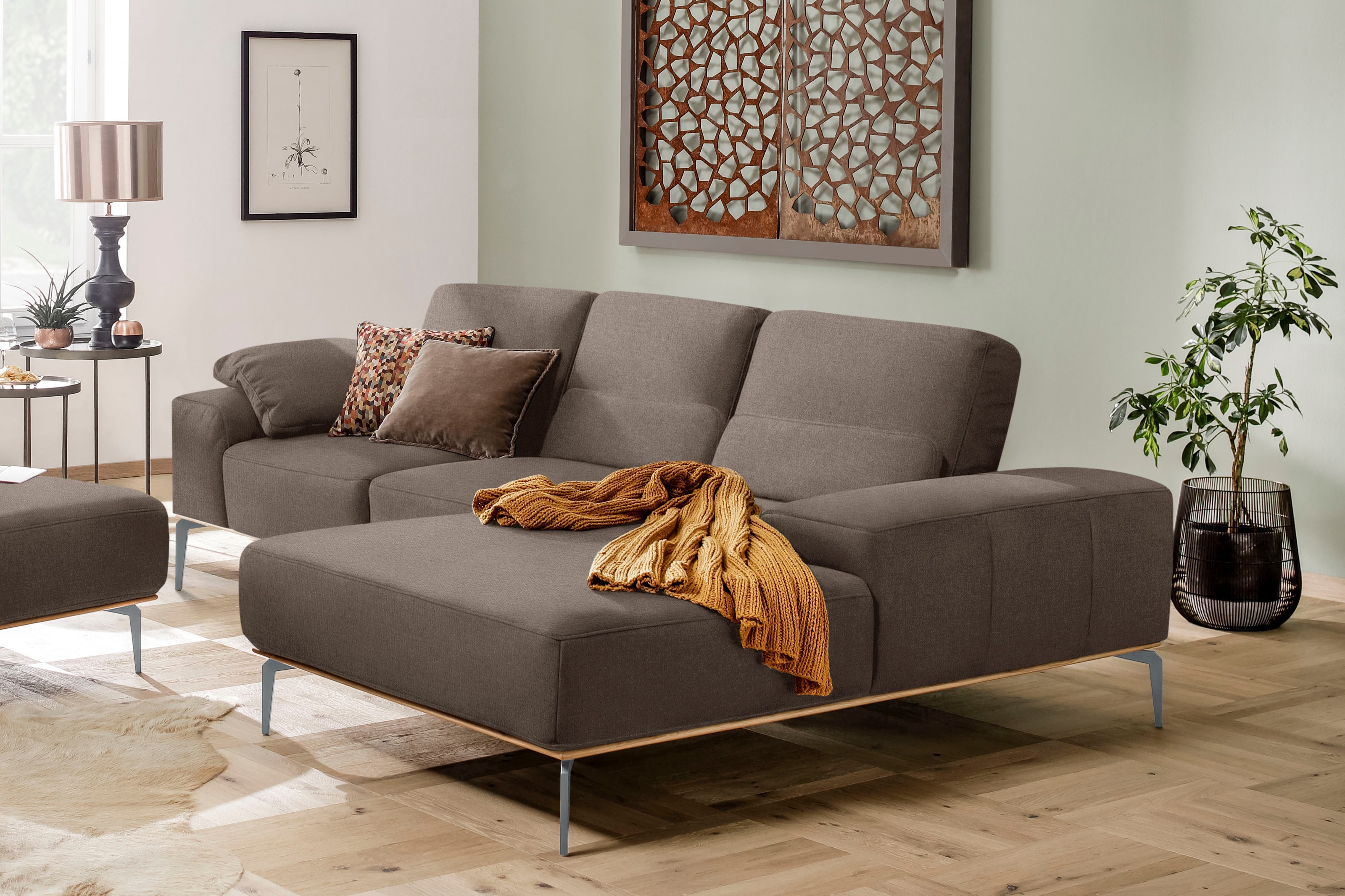 W.SCHILLIG Ecksofa "run, Designsofa mit tollem Sitzkomfort, bequem, L-Form" mit elegantem Holzsockel, Füße in Silber matt, Breite 279 cm