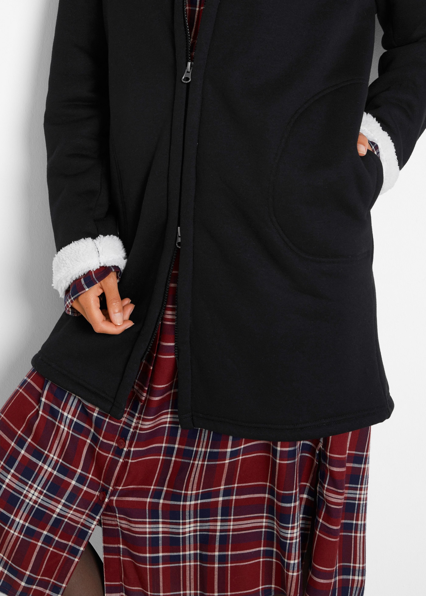 bonprix Kapuzensweatjacke »Kapuzen-Sweatjacke mit Teddyfell« Kapuzen-Sweatjacke mit Teddyfell