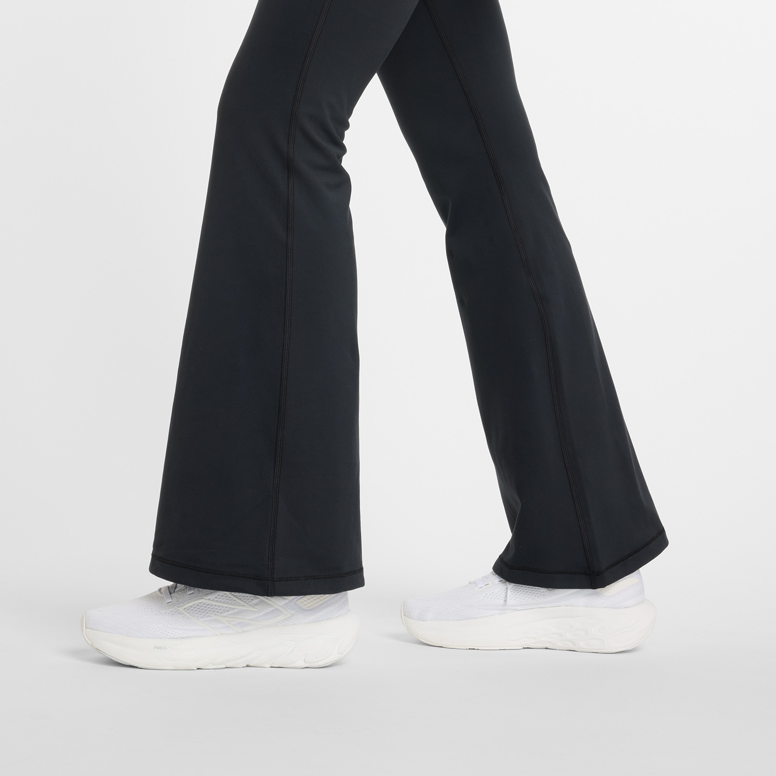 New Balance Yogahose »NB Harmony Flare Pant BLACK«
