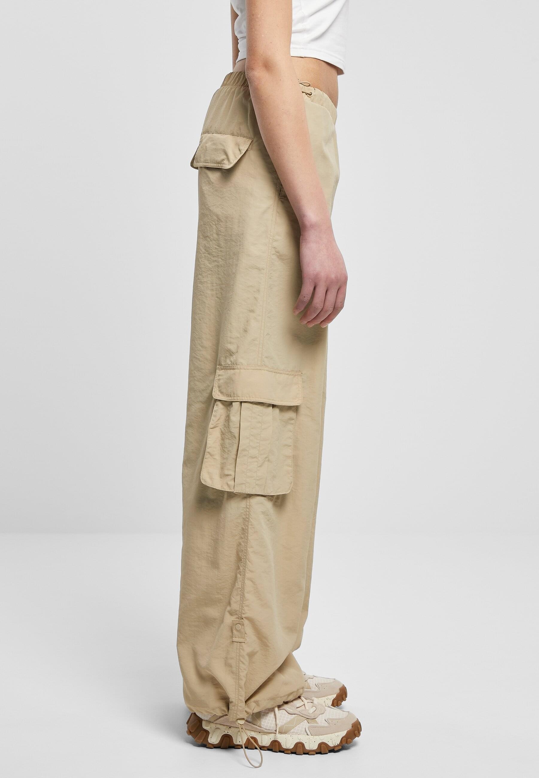 URBAN CLASSICS Stoffhose »Urban Classics Damen Ladies Wide Crinkle Nylon Cargo Pants«, (1 tlg.)