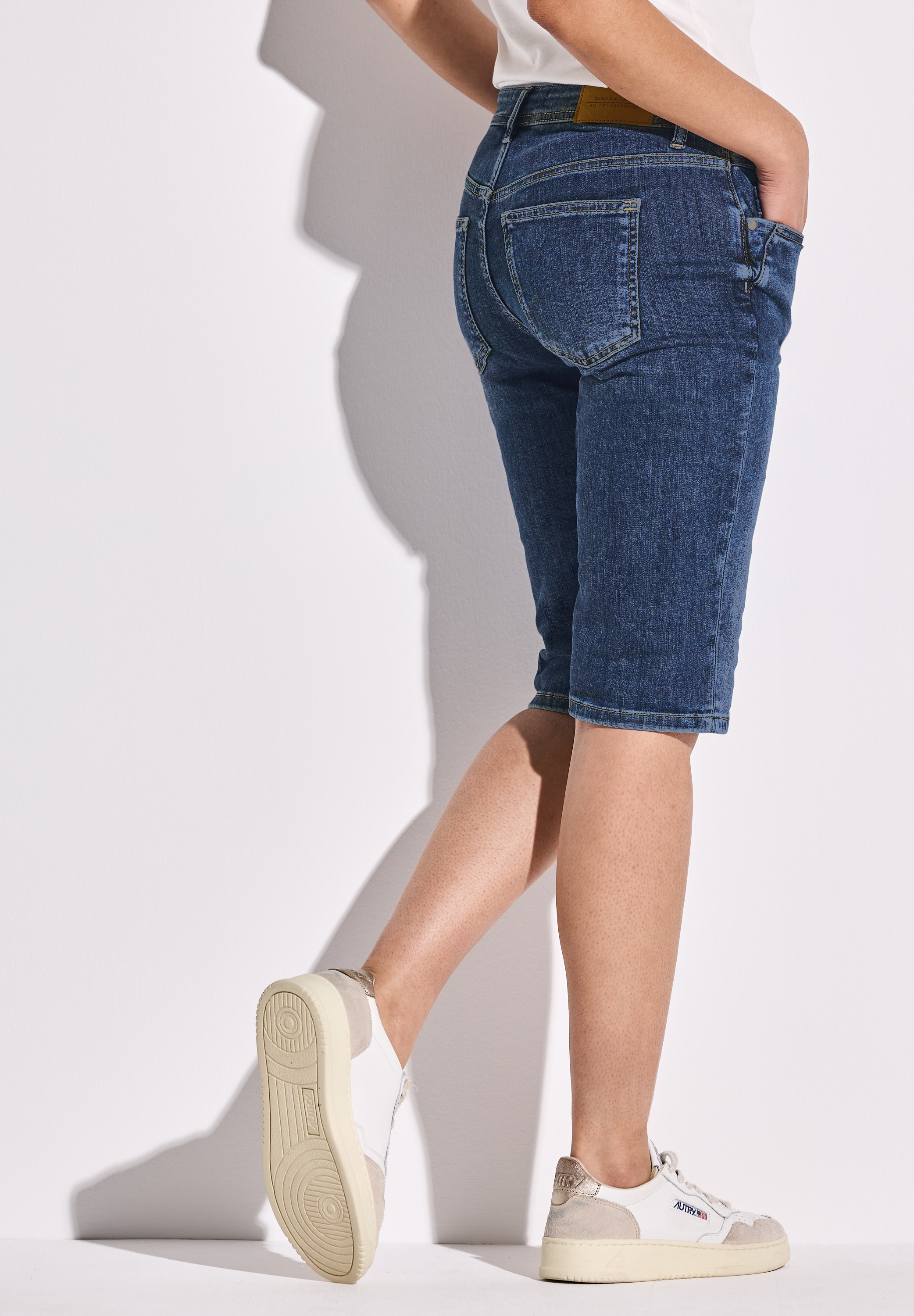 STREET ONE Gerade Jeans, in dunkelblauer Waschung