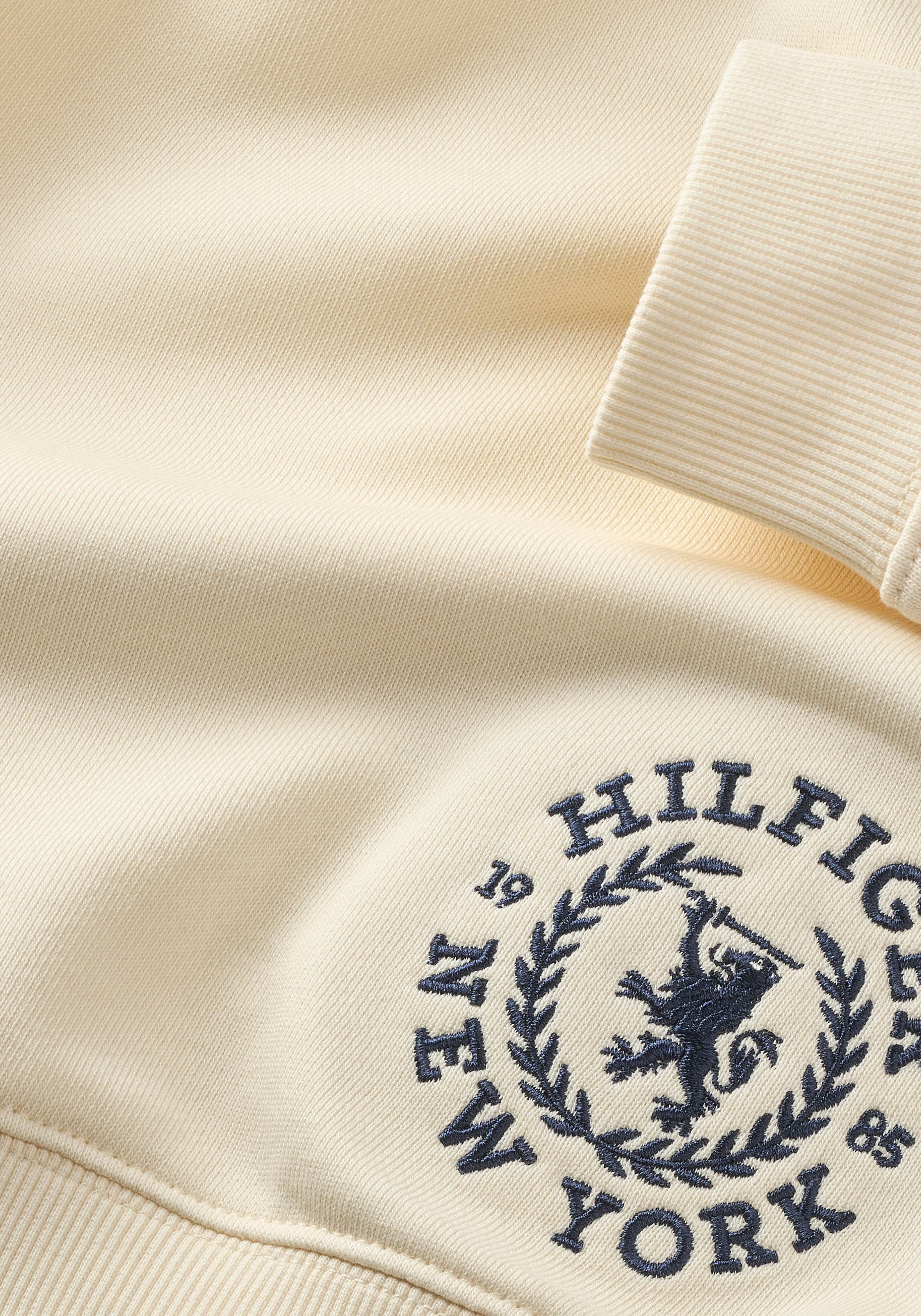 Tommy Hilfiger Kapuzensweatshirt »CREST LOGO Schultern kaufen online mit BAUR HOODIE«, überschnittenen | leicht