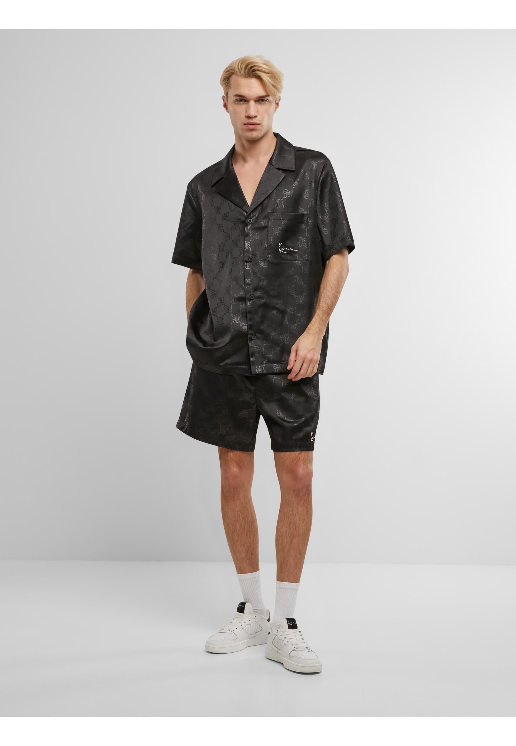 Karl Kani Shorts »Karl Kani Signature Aop Resort Shorts«, (1 tlg.)