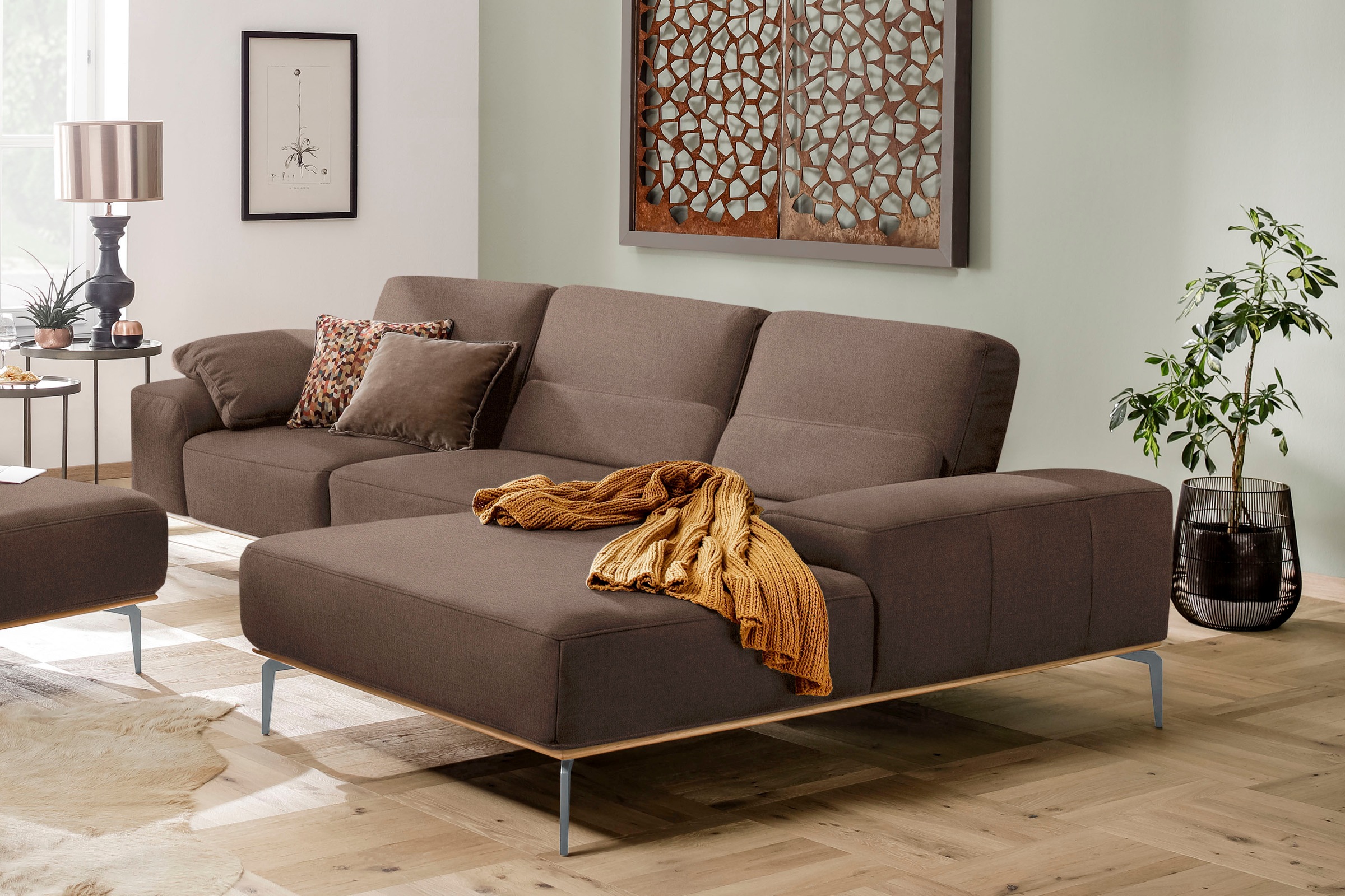 W.SCHILLIG Ecksofa "run, Designsofa mit tollem Sitzkomfort, bequem, L-Form" mit elegantem Holzsockel, Füße in Silber matt, Breite 319 cm