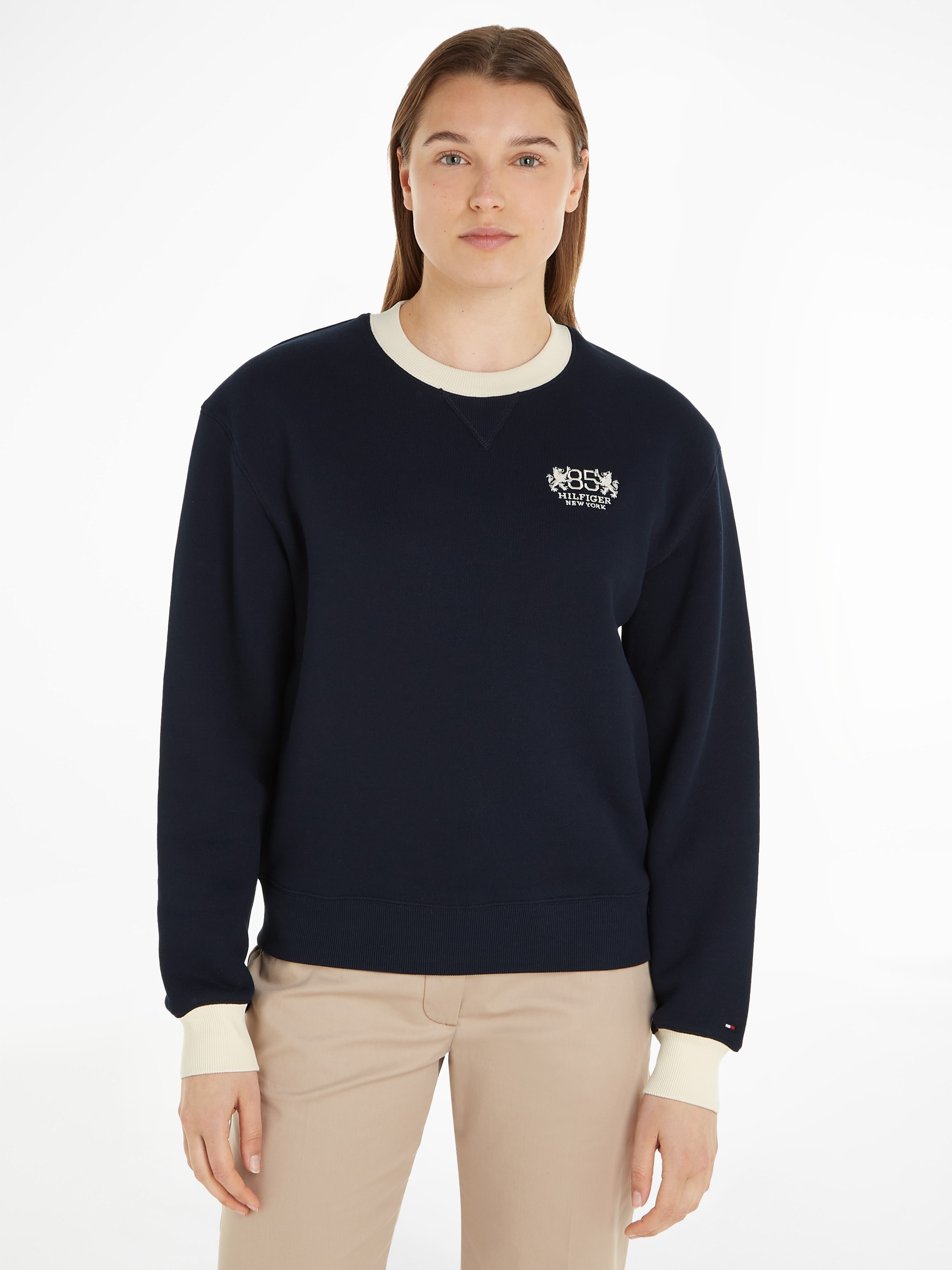 Tommy Hilfiger Sweatshirt "REG C-NK CREST 85 SWEATSHIRT", mit Logostickerei günstig online kaufen