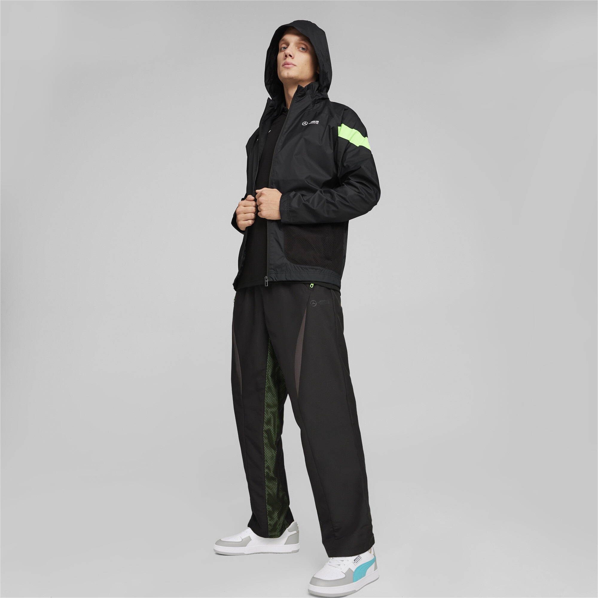 PUMA Trainingsjacke »Mercedes-AMG Petronas Motorsport Jacke aus Webstoff Herren«