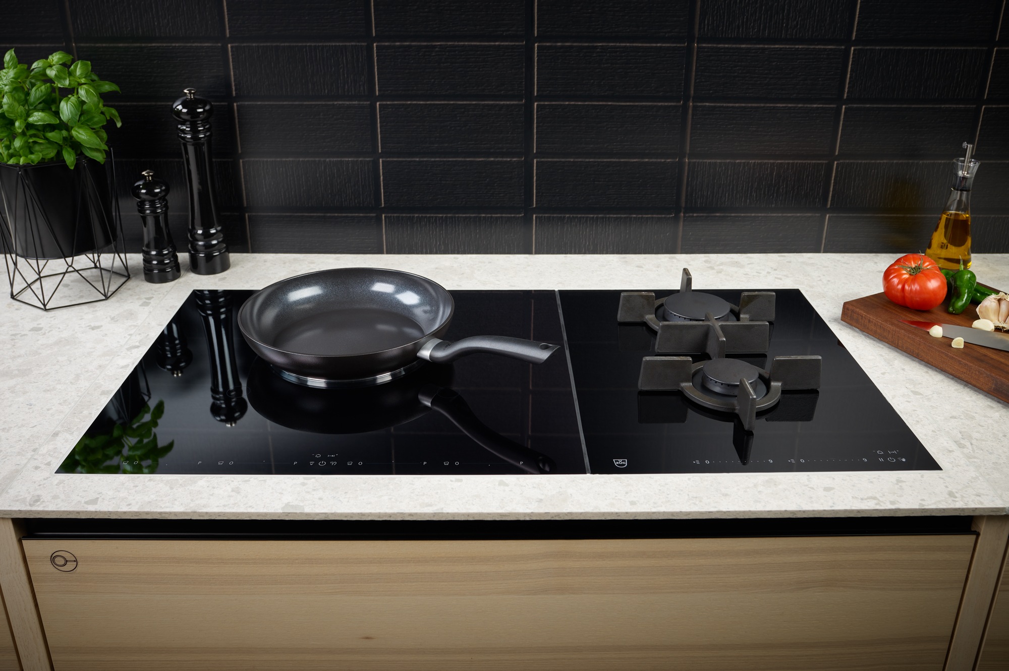 Fissler Bratpfanne »Essential«, Aluminium, (1 tlg.), Made in Germany, HERGESTELLT OHNE PFAS/PTFE, KERAMIK-BESCHICHTET