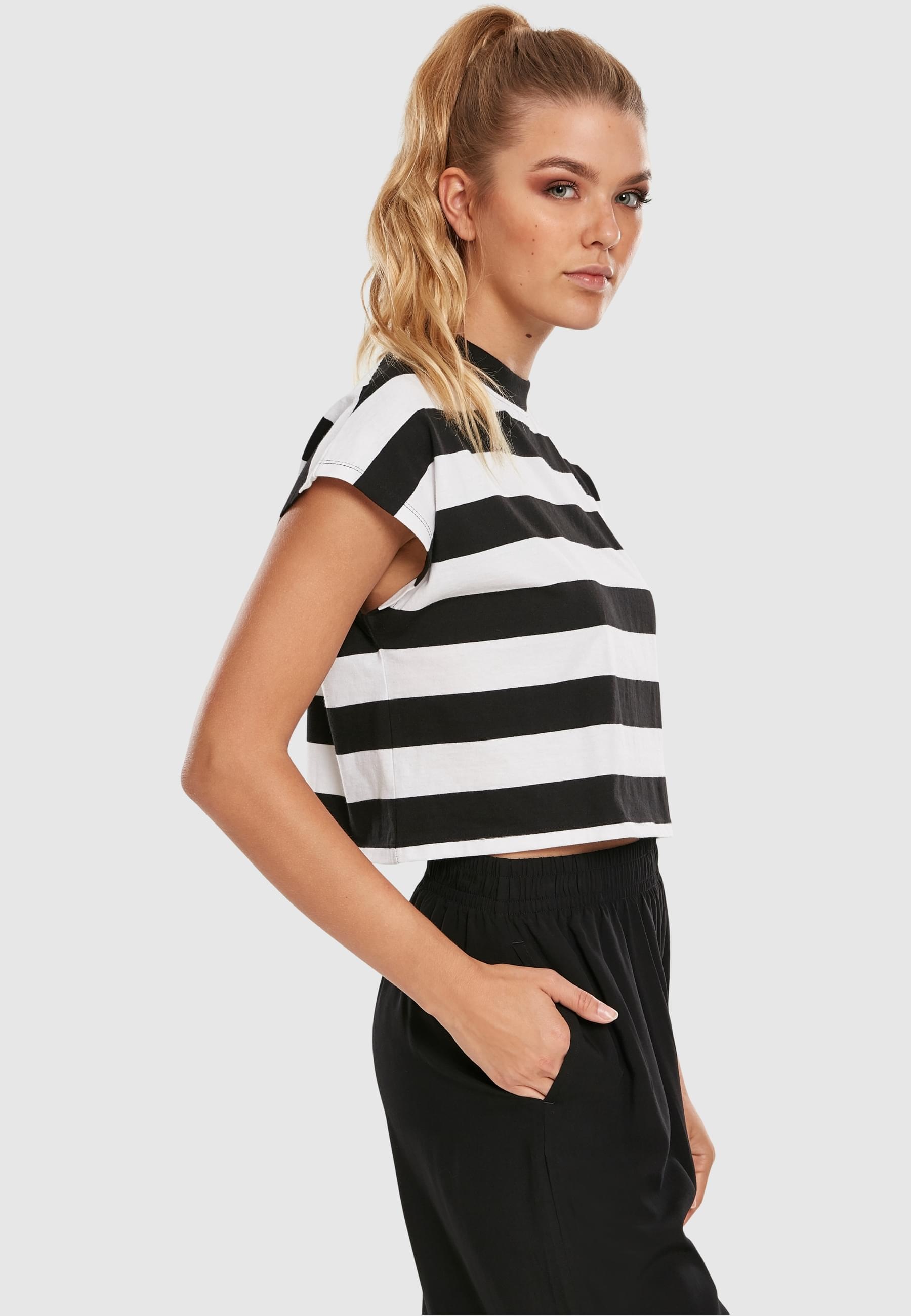 URBAN CLASSICS T-Shirt »Urban Classics Damen Ladies Stripe Short Tee«, (1 tlg.)