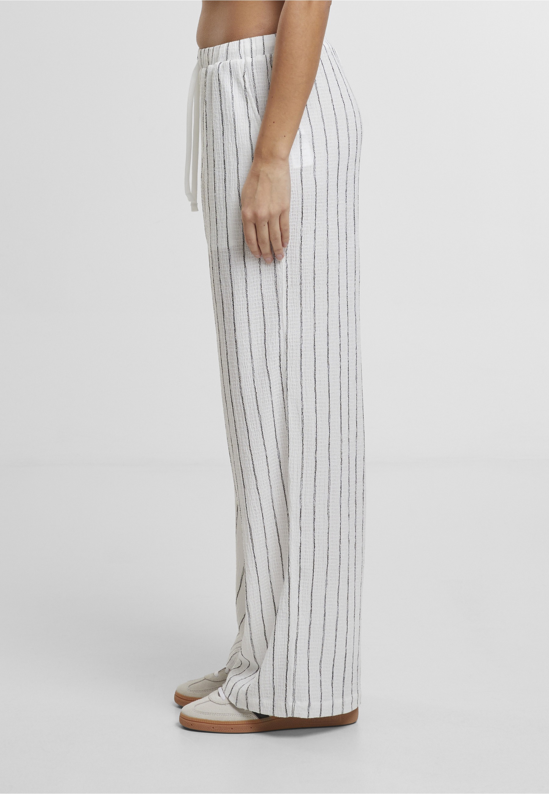 URBAN CLASSICS Stoffhose »Urban Classics Ladies Structured Striped Relaxed Fit Pants«