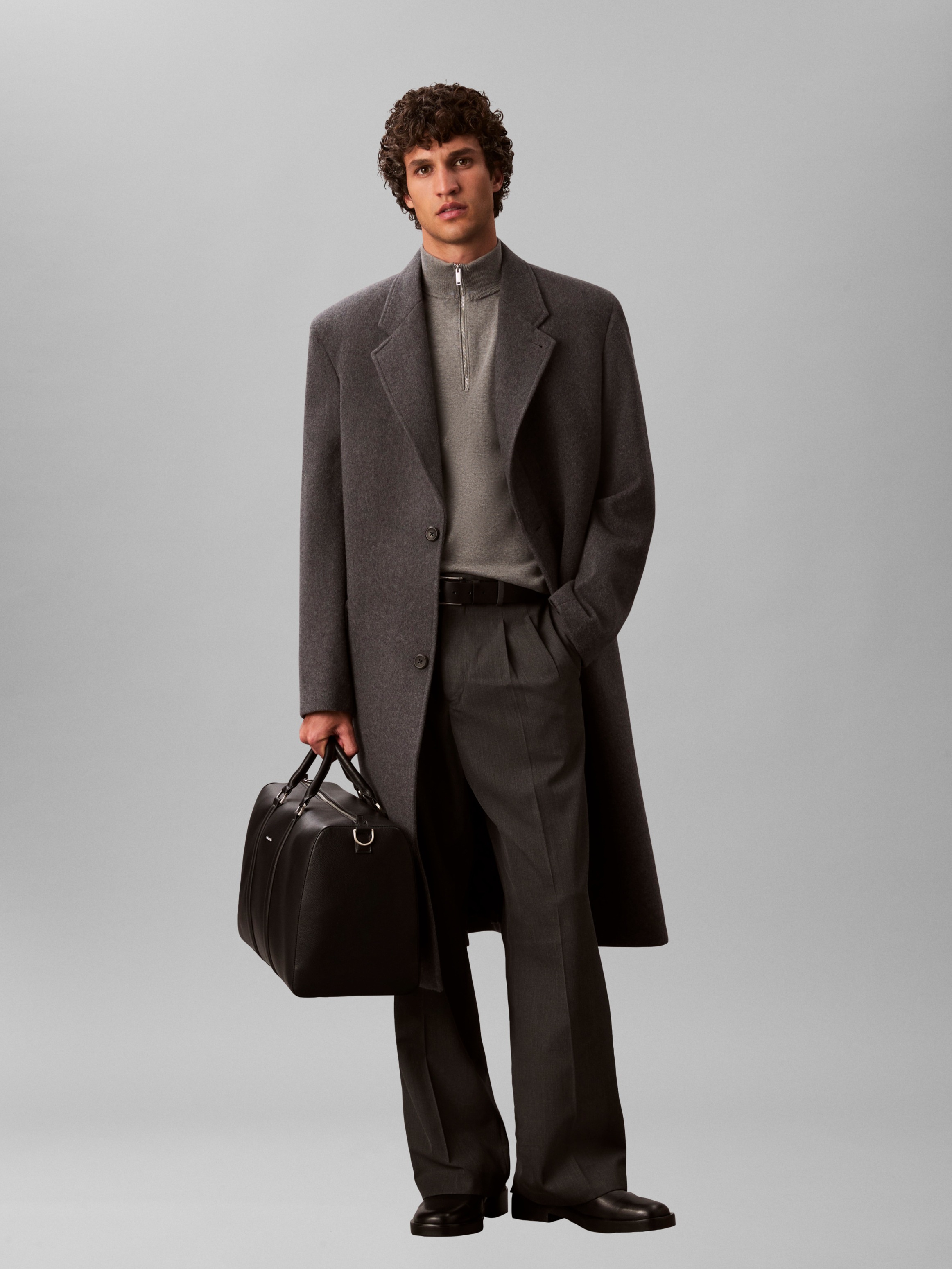 Calvin Klein Weekender »RAISED DUFFLE« Unisex Reisetasche, Urlaubstasche mit Logoschriftzug