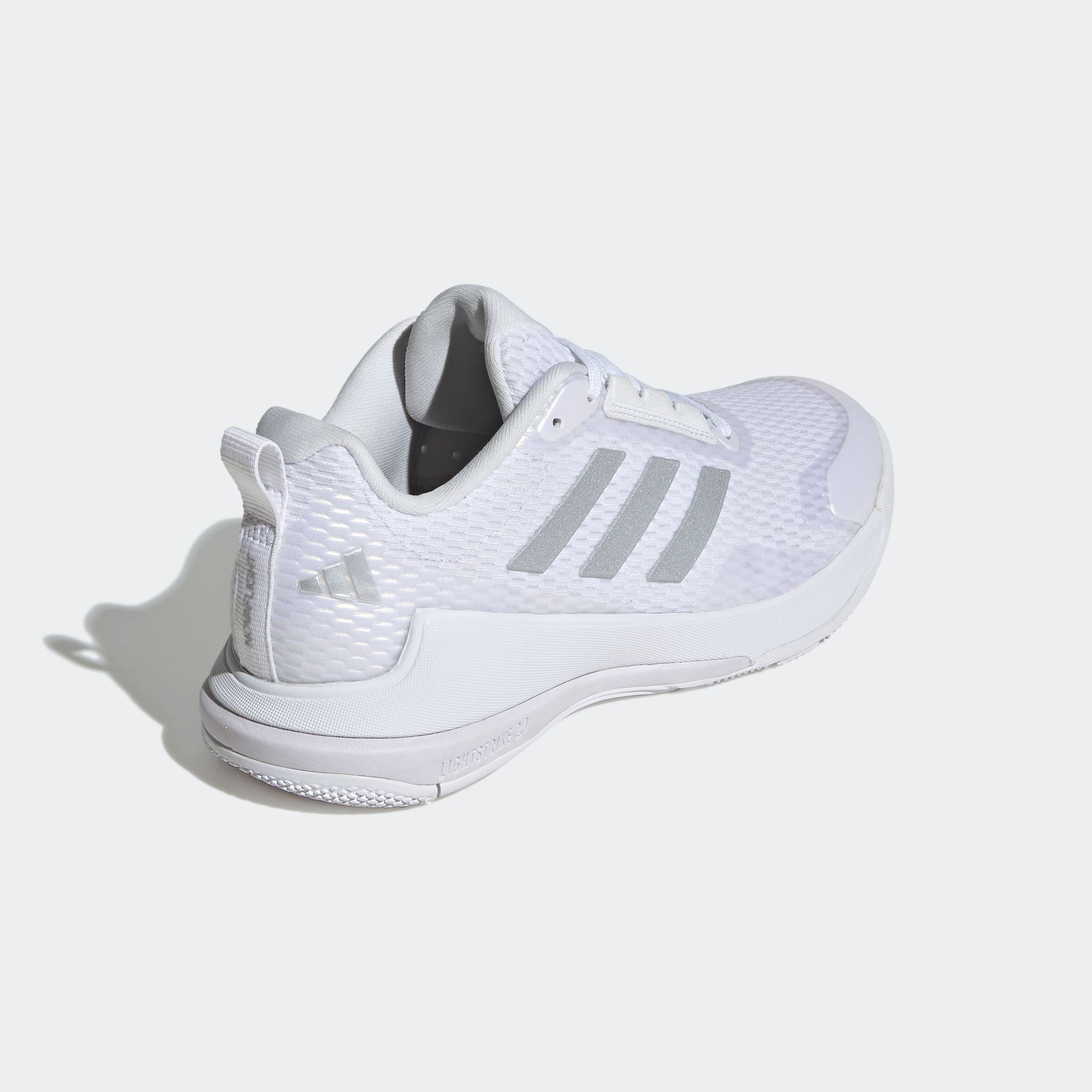 adidas Performance Hallenschuh »NOVAFLIGHT 2 INDOOR«, besonders geeignet für Volleyball und Basketball